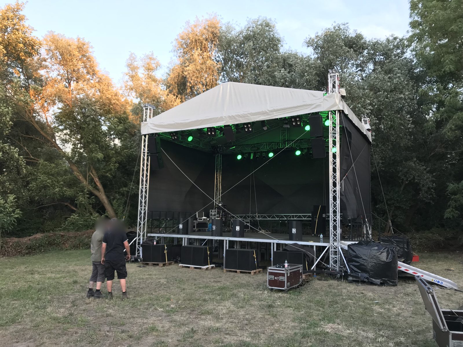 Bühne 8m x 6m mieten in Schöneiche – 8m x 6m x 7,50 – 2