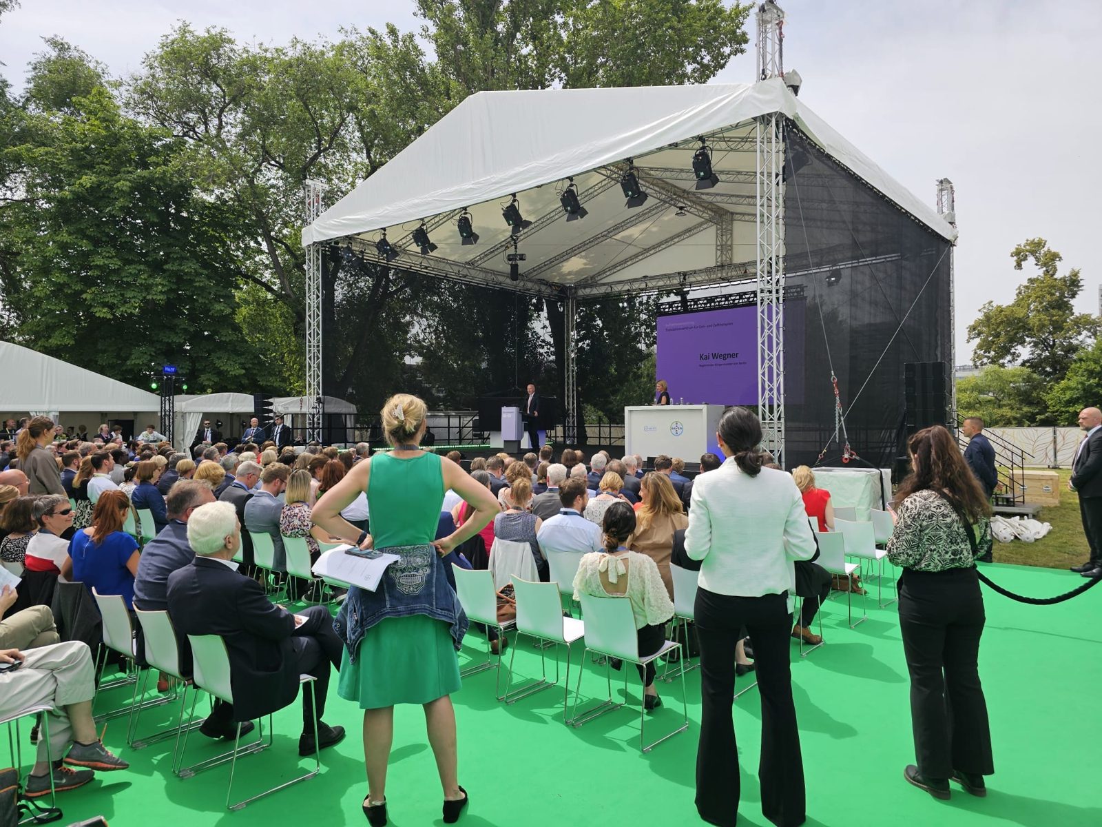Bühne 12m x 10m mieten in Schöneiche – 1280x1080