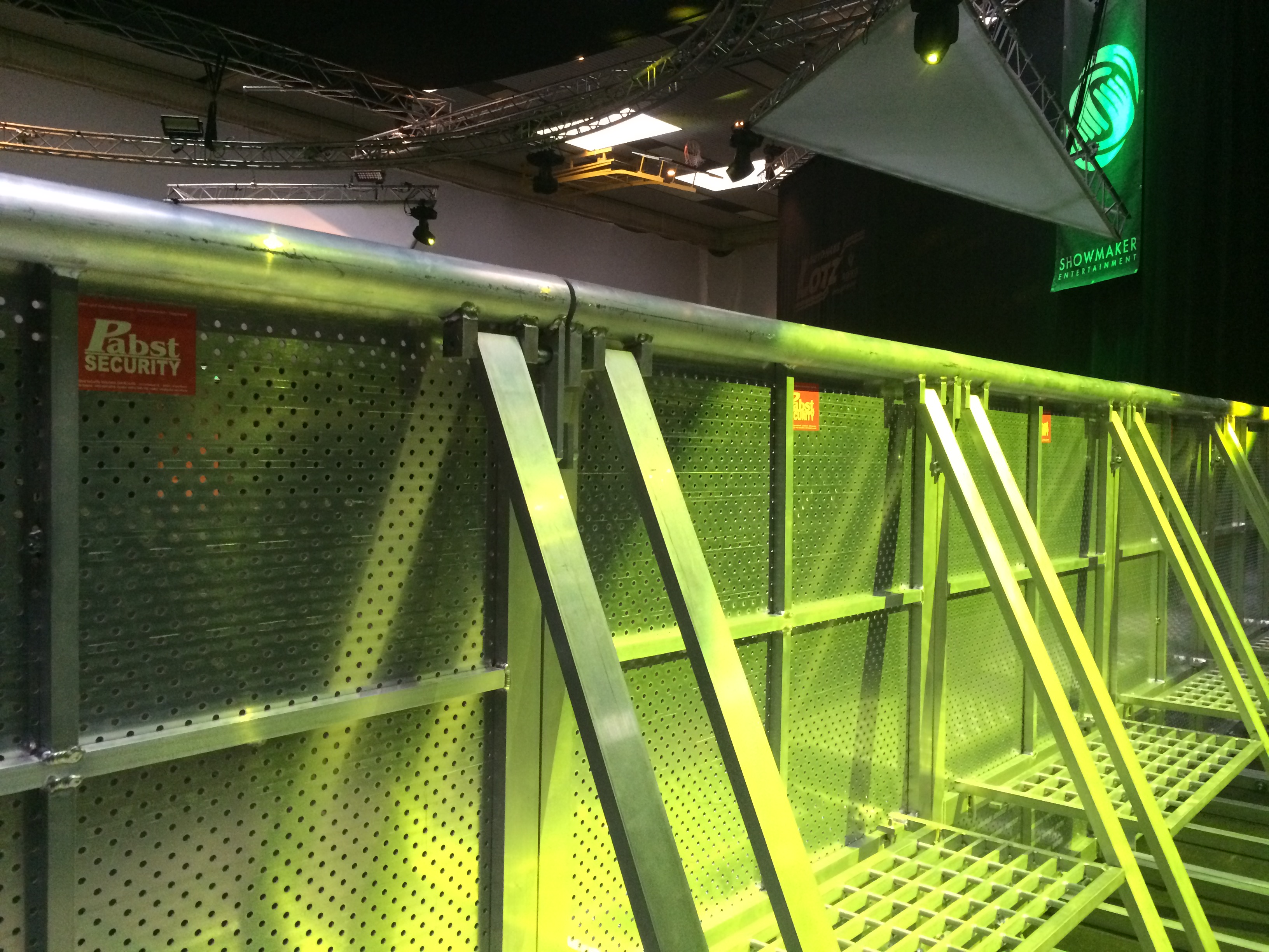 Bühnengitter / Stagebarrier / Wellenbrecher mieten in Lampertheim – bis 1 m – 4