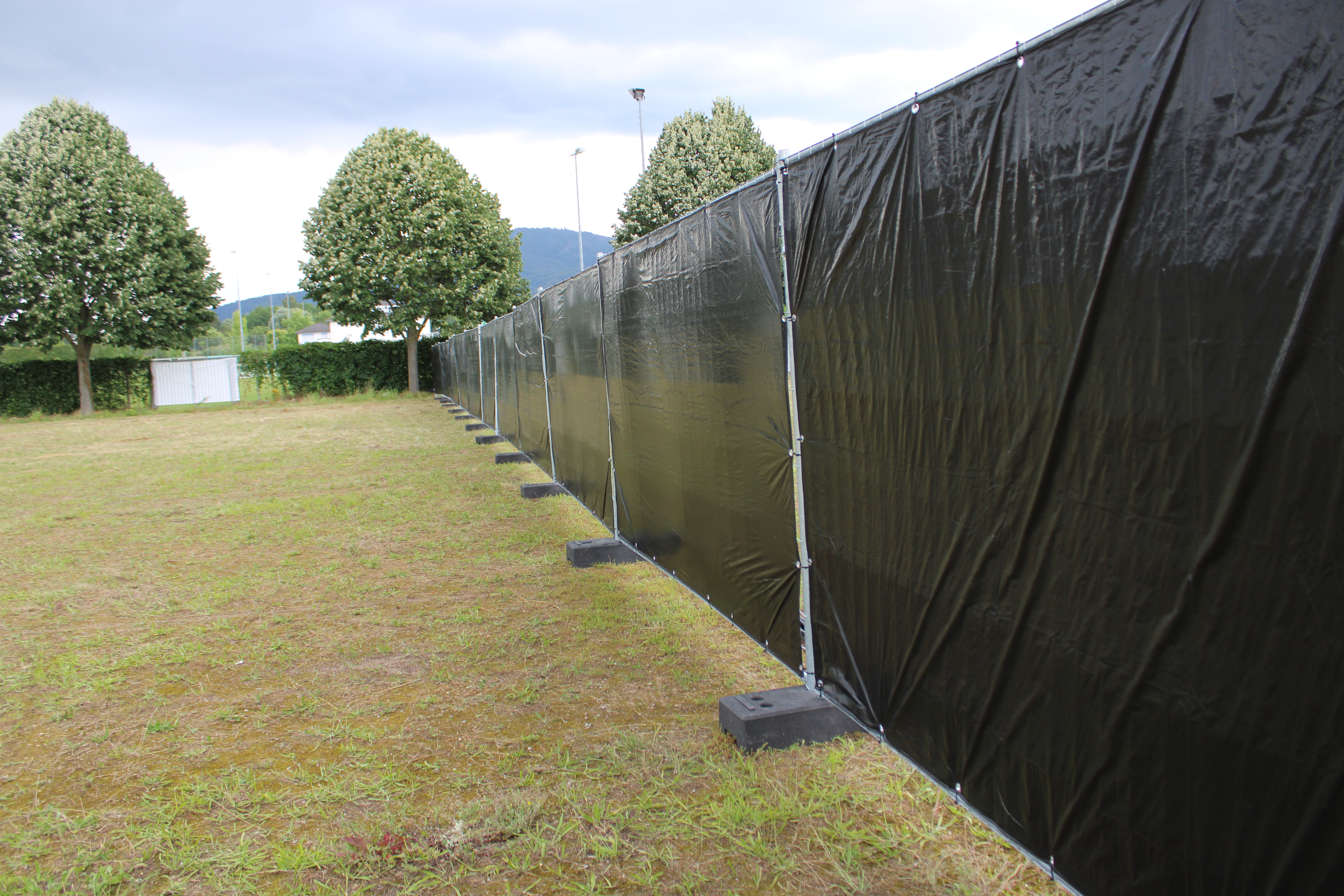 Mobilzaun / Bauzaun mieten in Lampertheim – mehr 2 m – 4