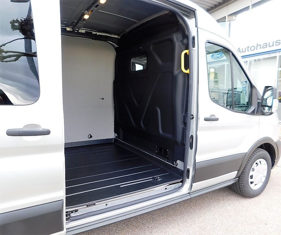 Ford Transit Kasten 350 L3H2 LKW Trend mieten in Mutlangen – Polar-Silber – 4