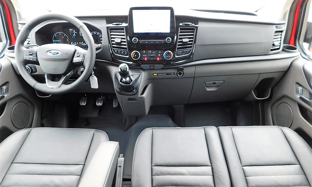 Ford Transit Custom Kombi 2.0 L EcoBlue 8-Sitzer Trail mieten in Mutlangen – 3