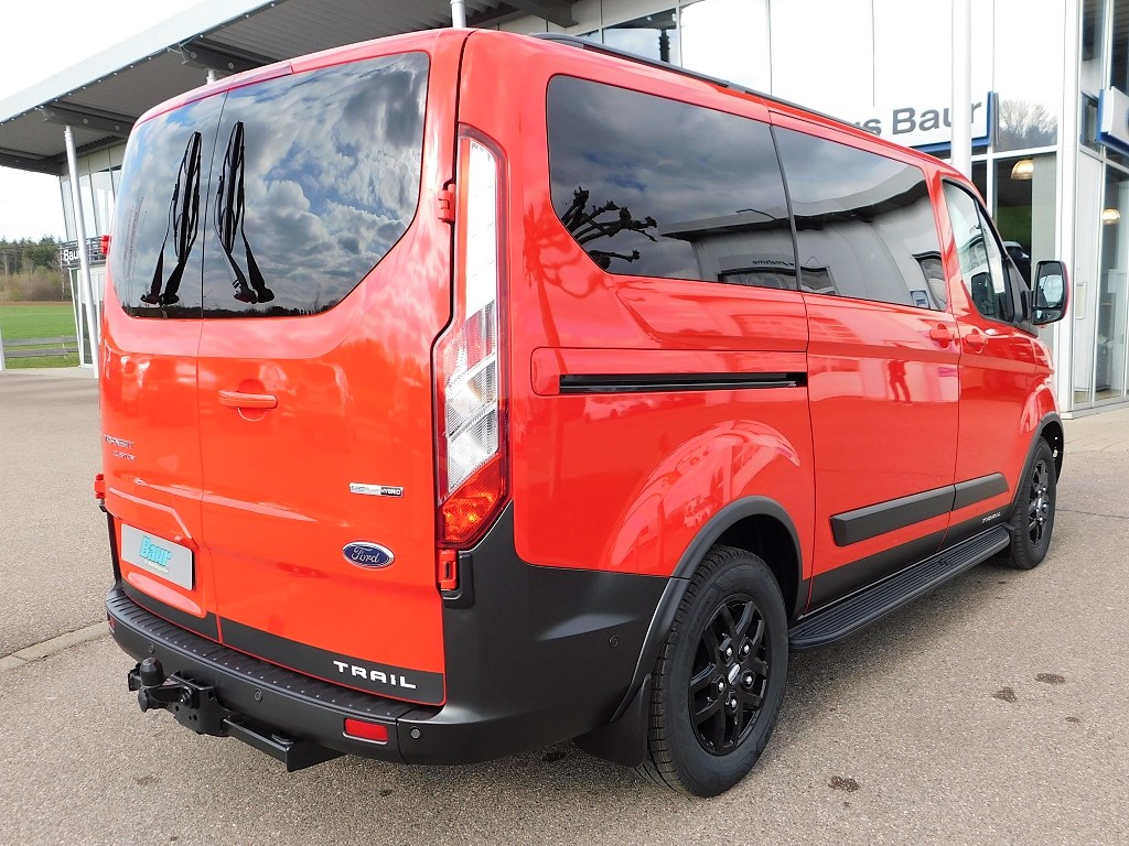 Ford Transit Custom Kombi 2.0 L EcoBlue 8-Sitzer Trail mieten in Mutlangen – 2