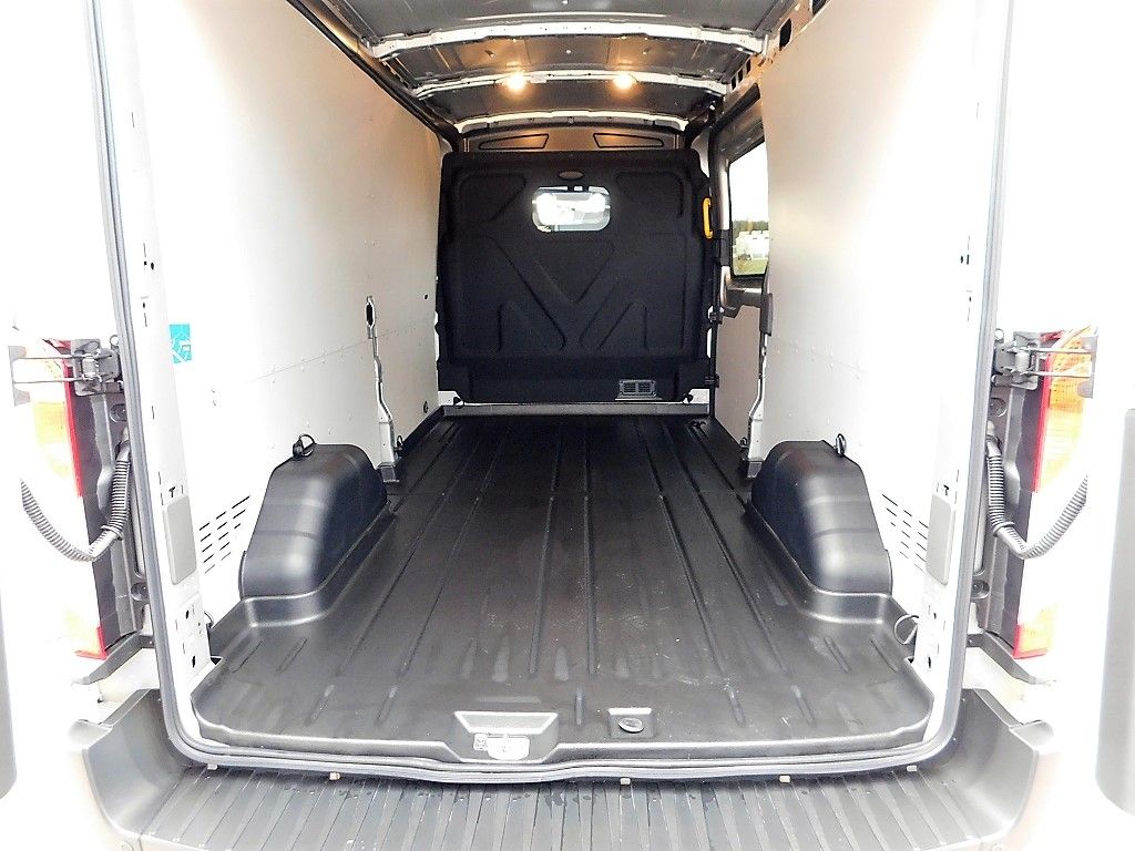 Ford Transit Kasten 350 L3H2 LKW Trend mieten in Mutlangen – Polar-Silber – 3