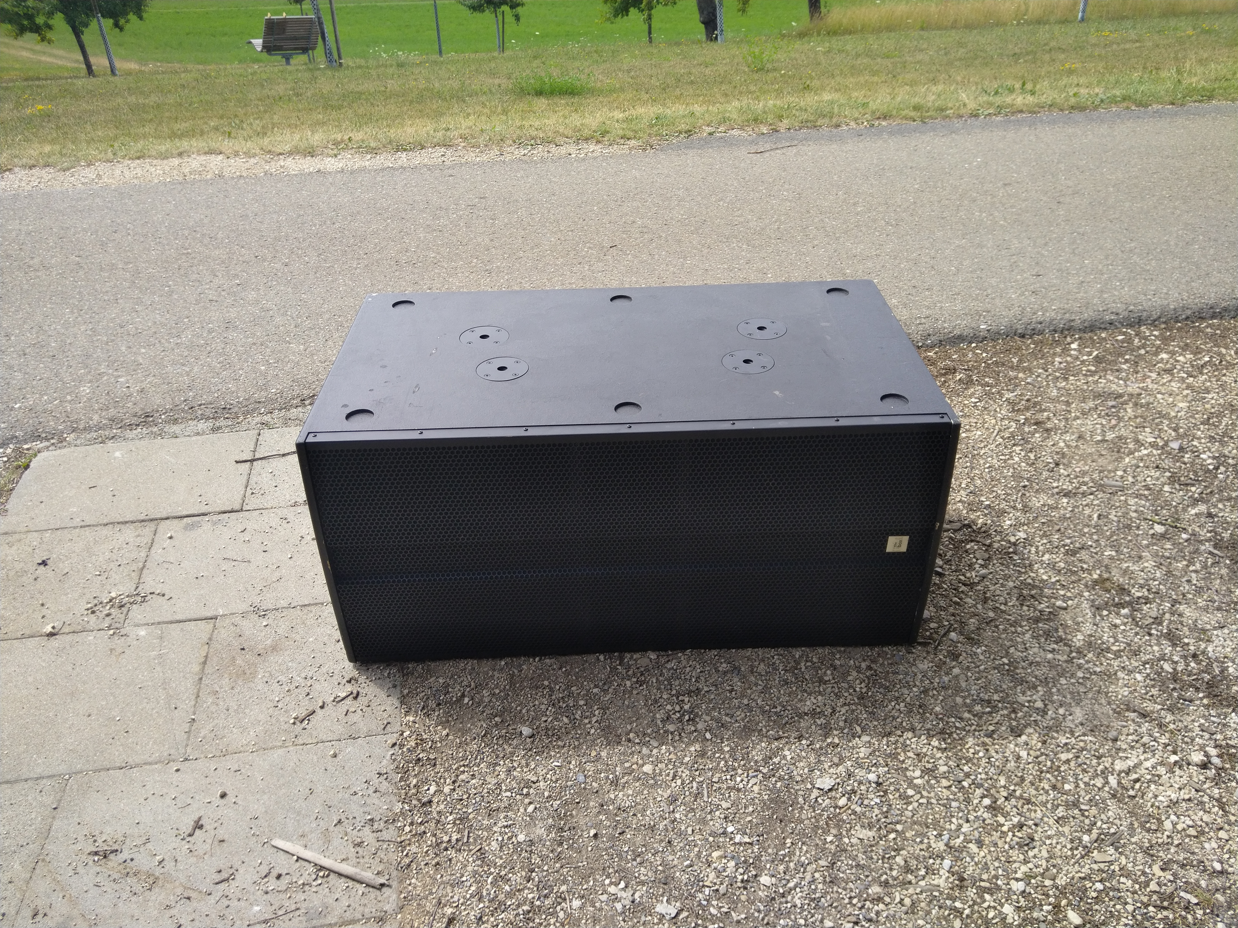 18" Subwoofer The Box Pro TP218A mieten in Meßkirch