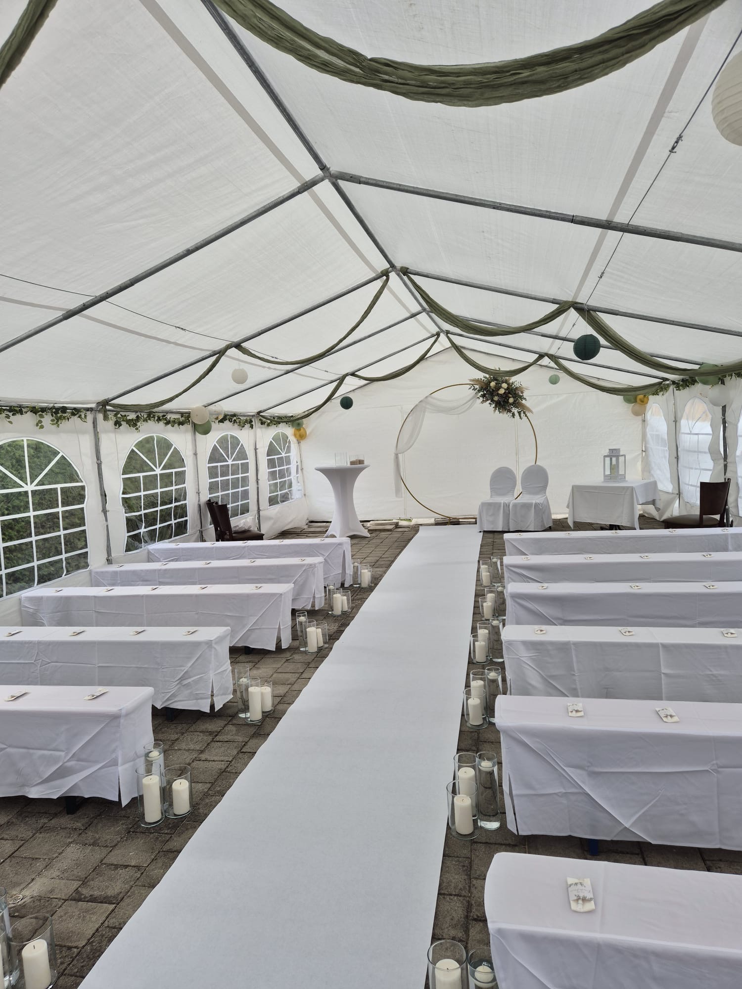 Zu Vermieten: Partyzelte in verschiedenen Größen mieten in Aindling – 9qm- 72qm