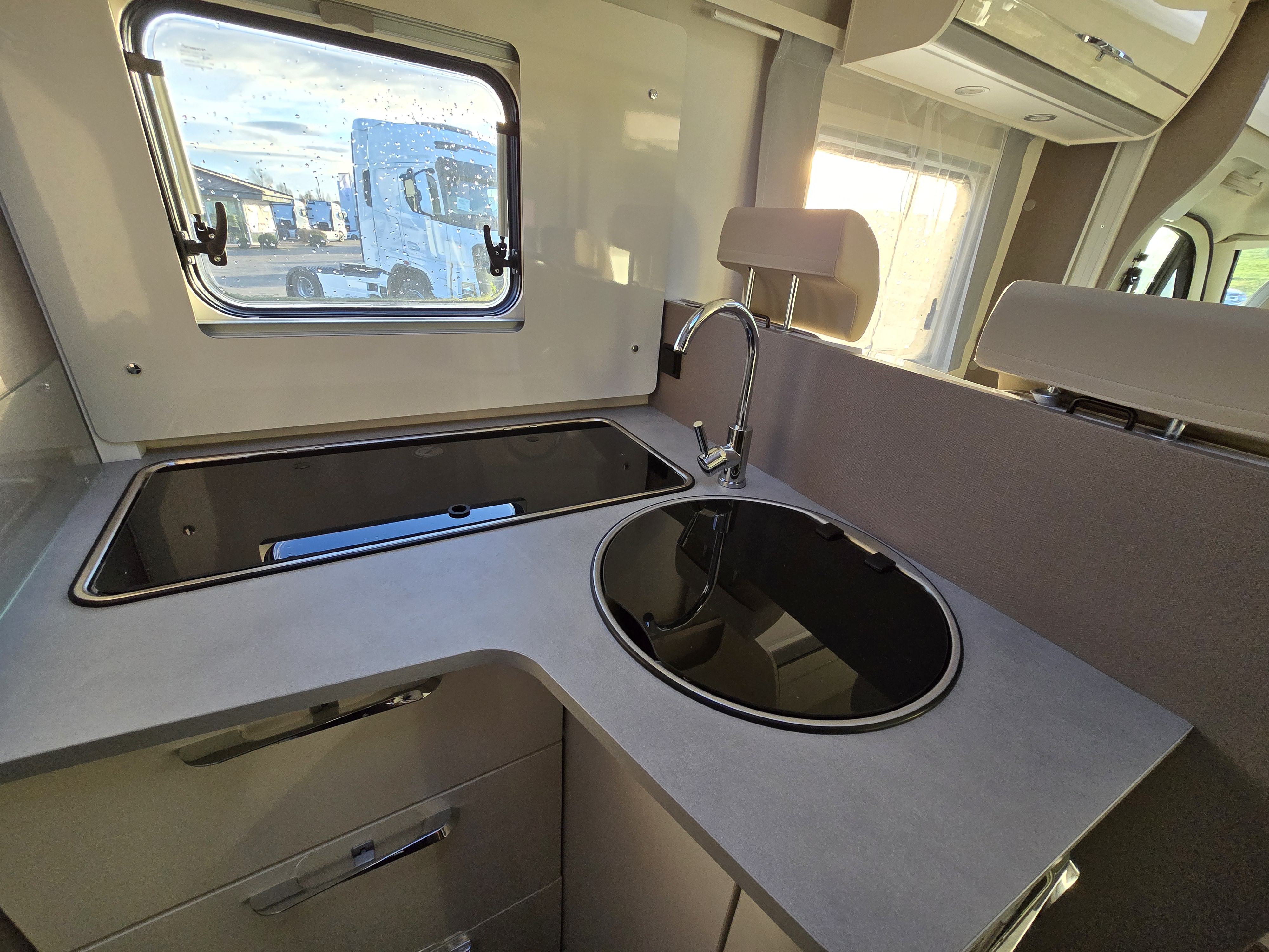 Etrusco T7300 SB Automatik,Längsbetten,Hubbett mieten in Crailsheim – 2026 – Thumbnail 11
