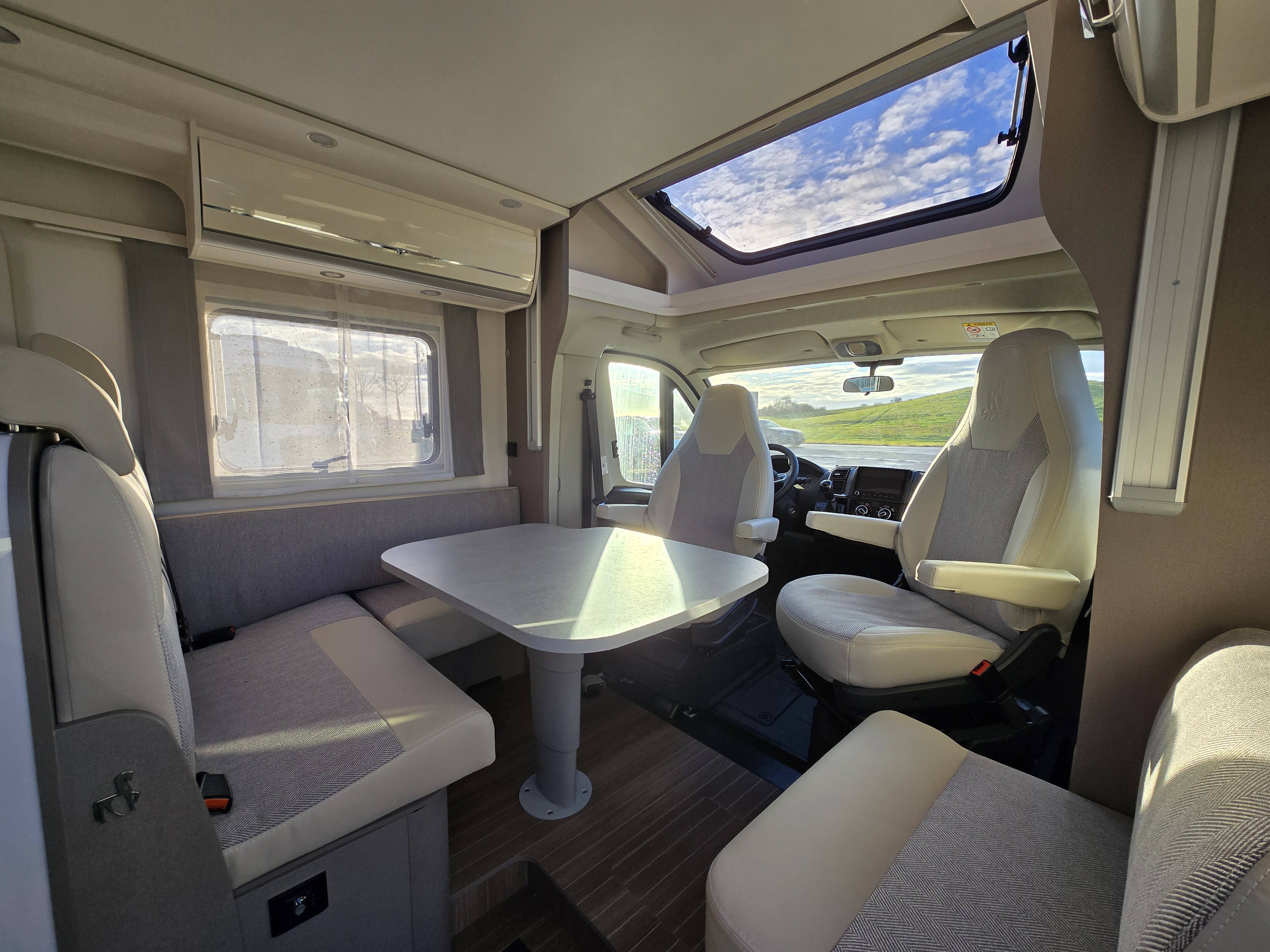 Etrusco T7300 SB Automatik,Längsbetten,Hubbett mieten in Crailsheim – 2026 – Thumbnail 9