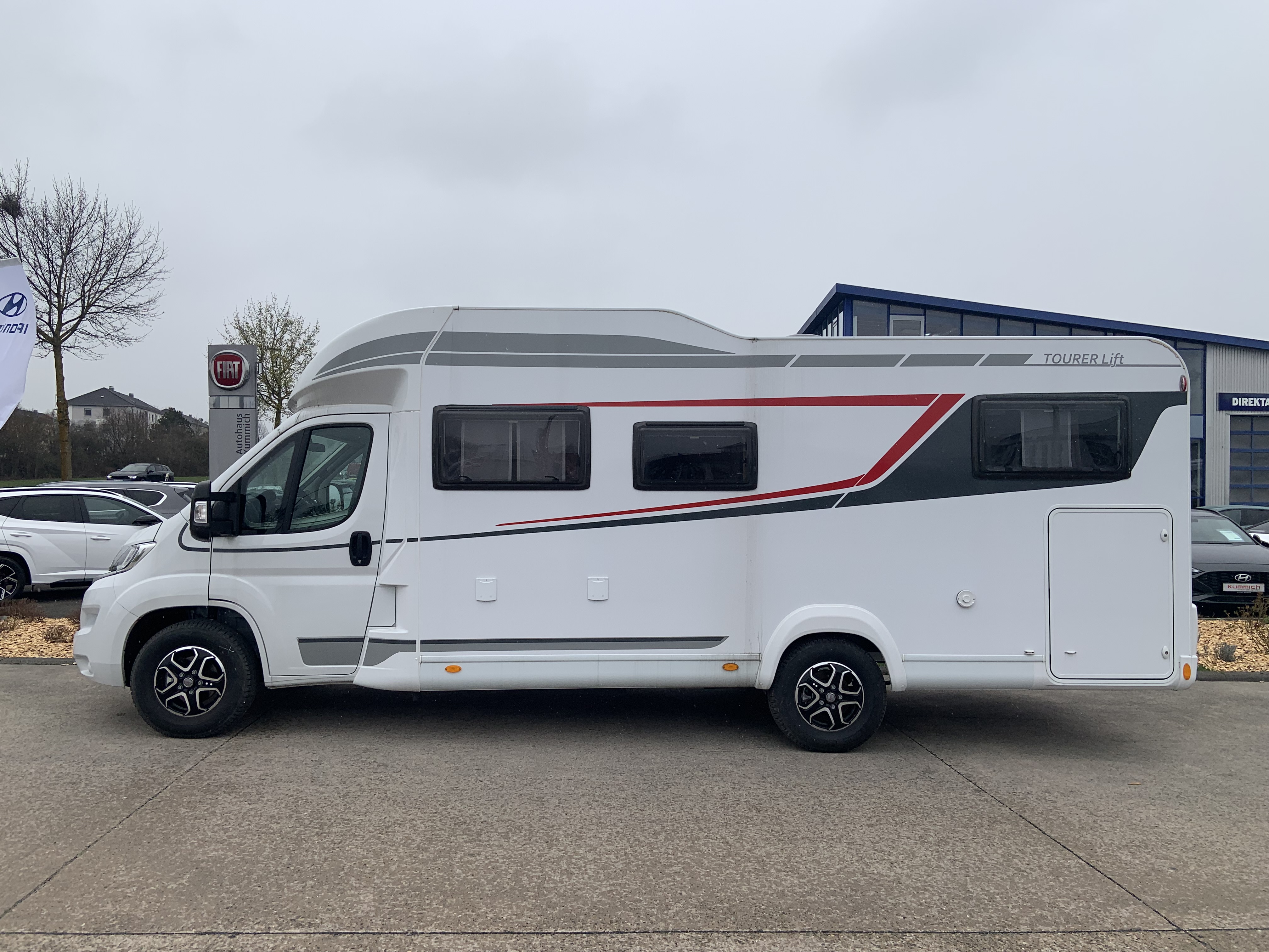 LMC Tourer Lift H730 Automatik mieten in Crailsheim – 2026 – Thumbnail 11
