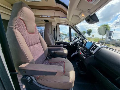 Malibu Van Automatik 600 DB Charming GT 180 PS mieten in Crailsheim – 2025 – Thumbnail 8