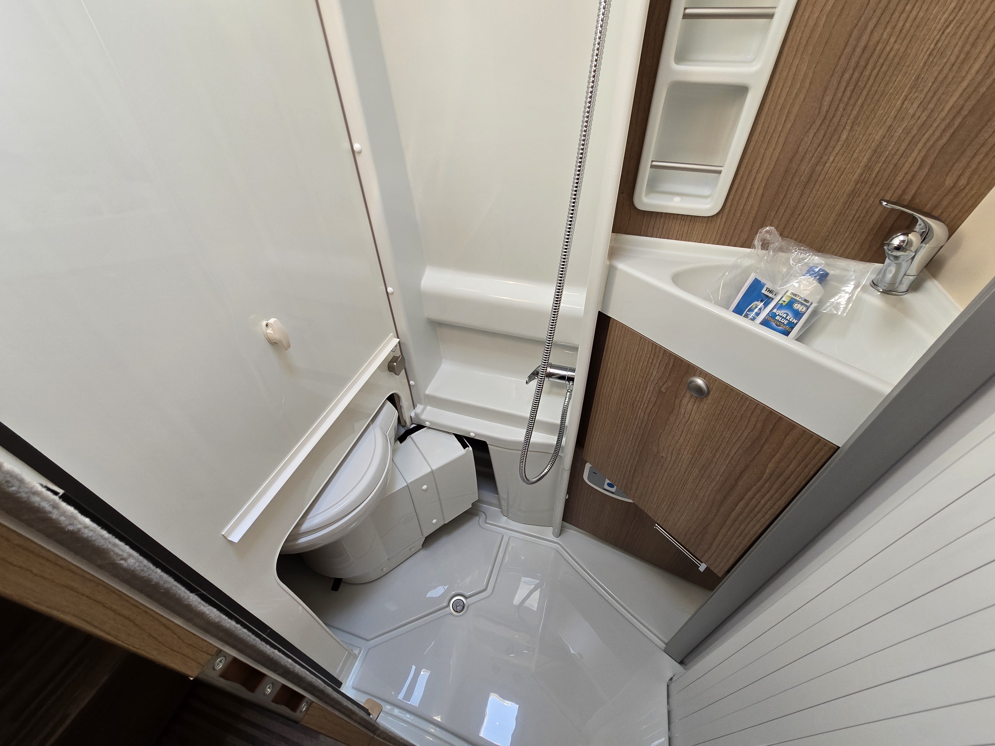 Malibu Van 640 LE K diversity mieten in Crailsheim – 2025 – Thumbnail 15