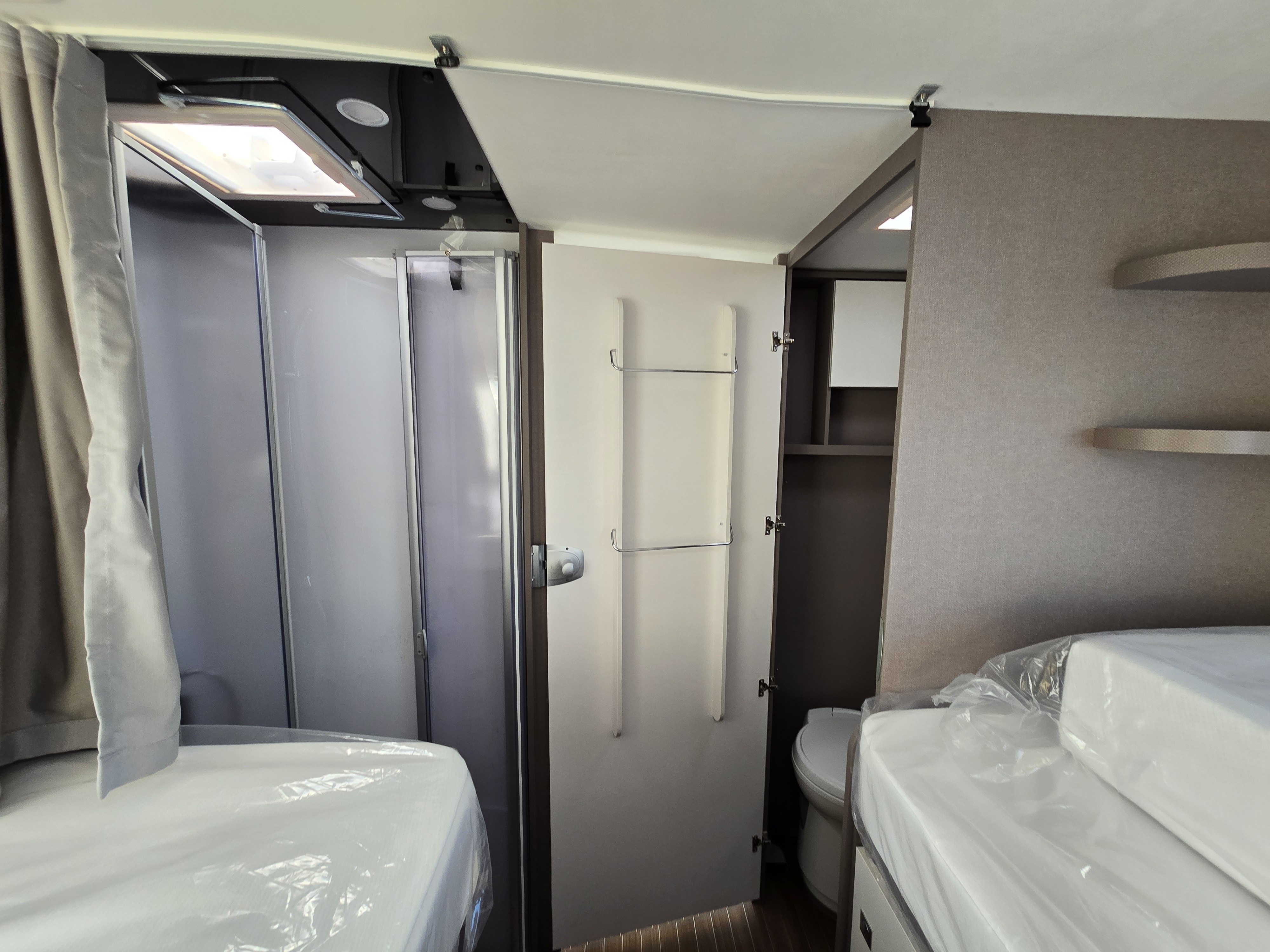 Etrusco T7300 SB Automatik,Längsbetten,Hubbett mieten in Crailsheim – 2026 – Thumbnail 16