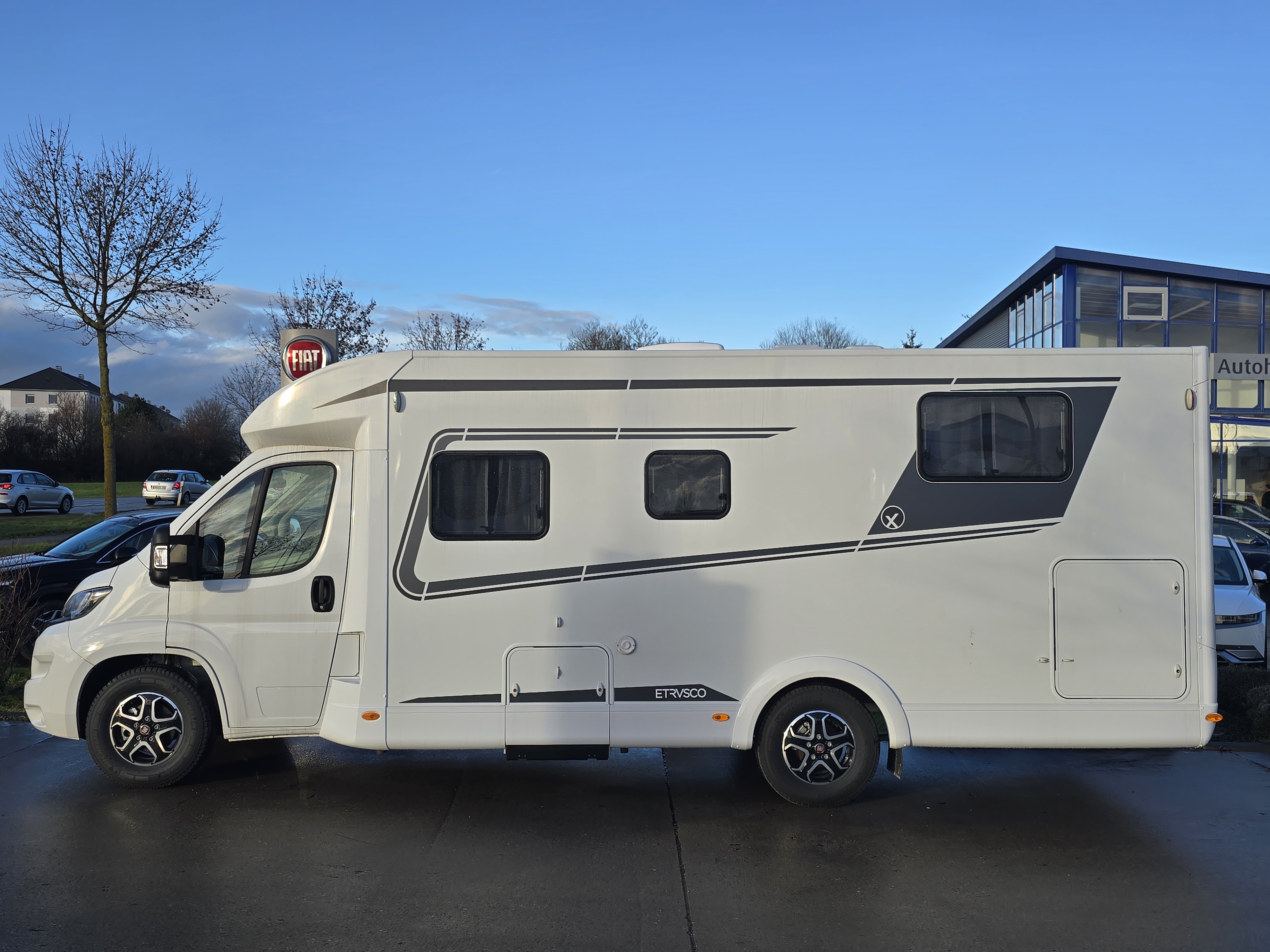 Etrusco T7300 SB Automatik,Längsbetten,Hubbett mieten in Crailsheim – 2026 – 2