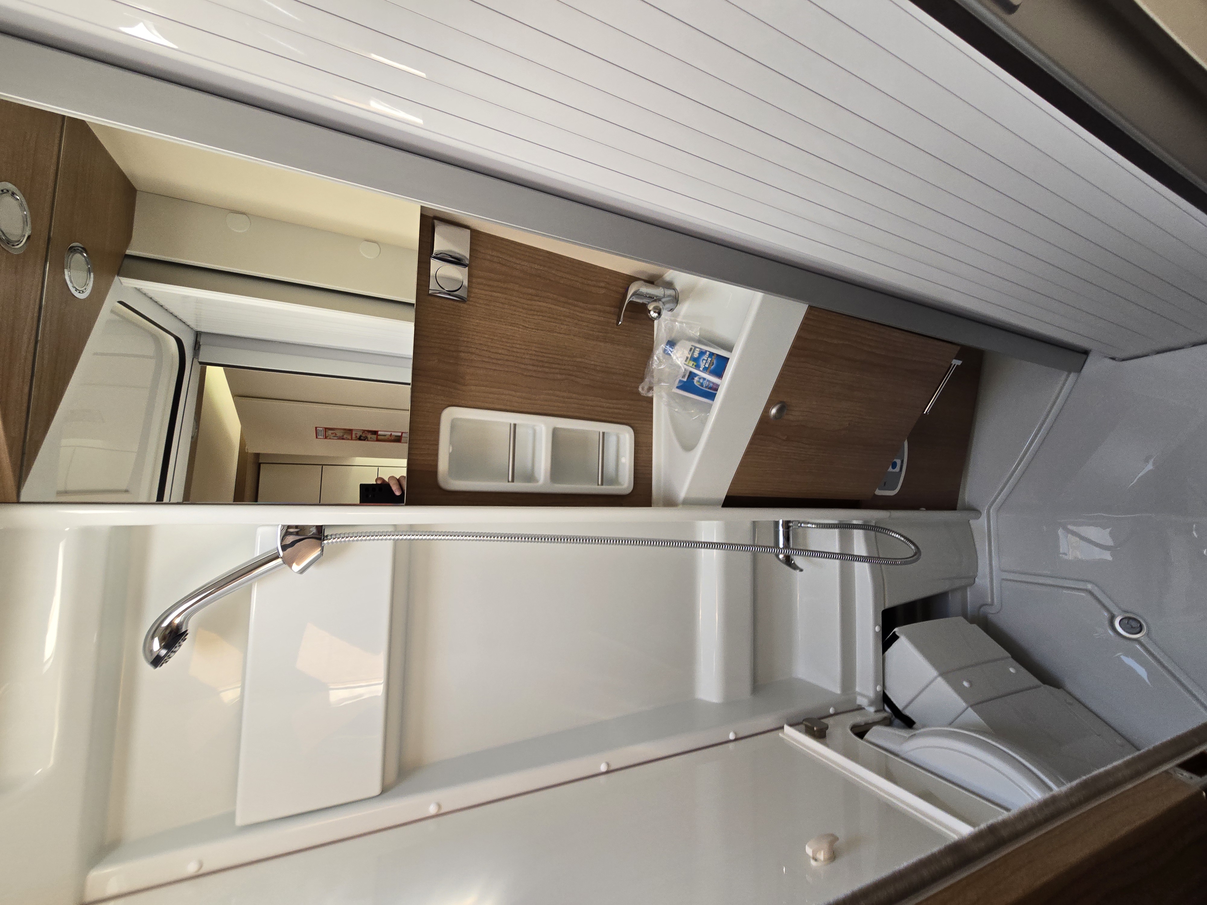 Malibu Van 640 LE K diversity mieten in Crailsheim – 2025 – Thumbnail 16