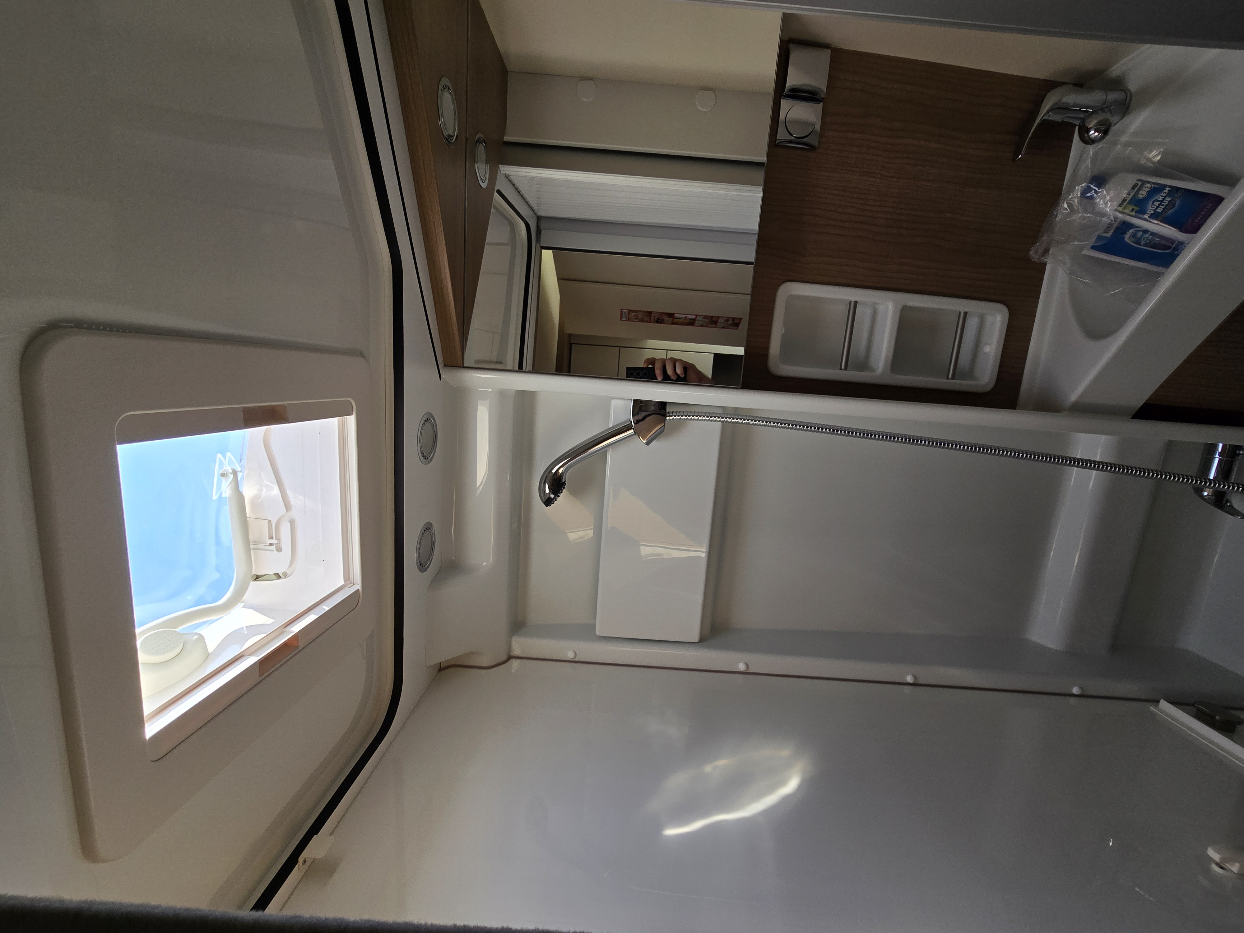Malibu Van 640 LE K diversity mieten in Crailsheim – 2025 – Thumbnail 17