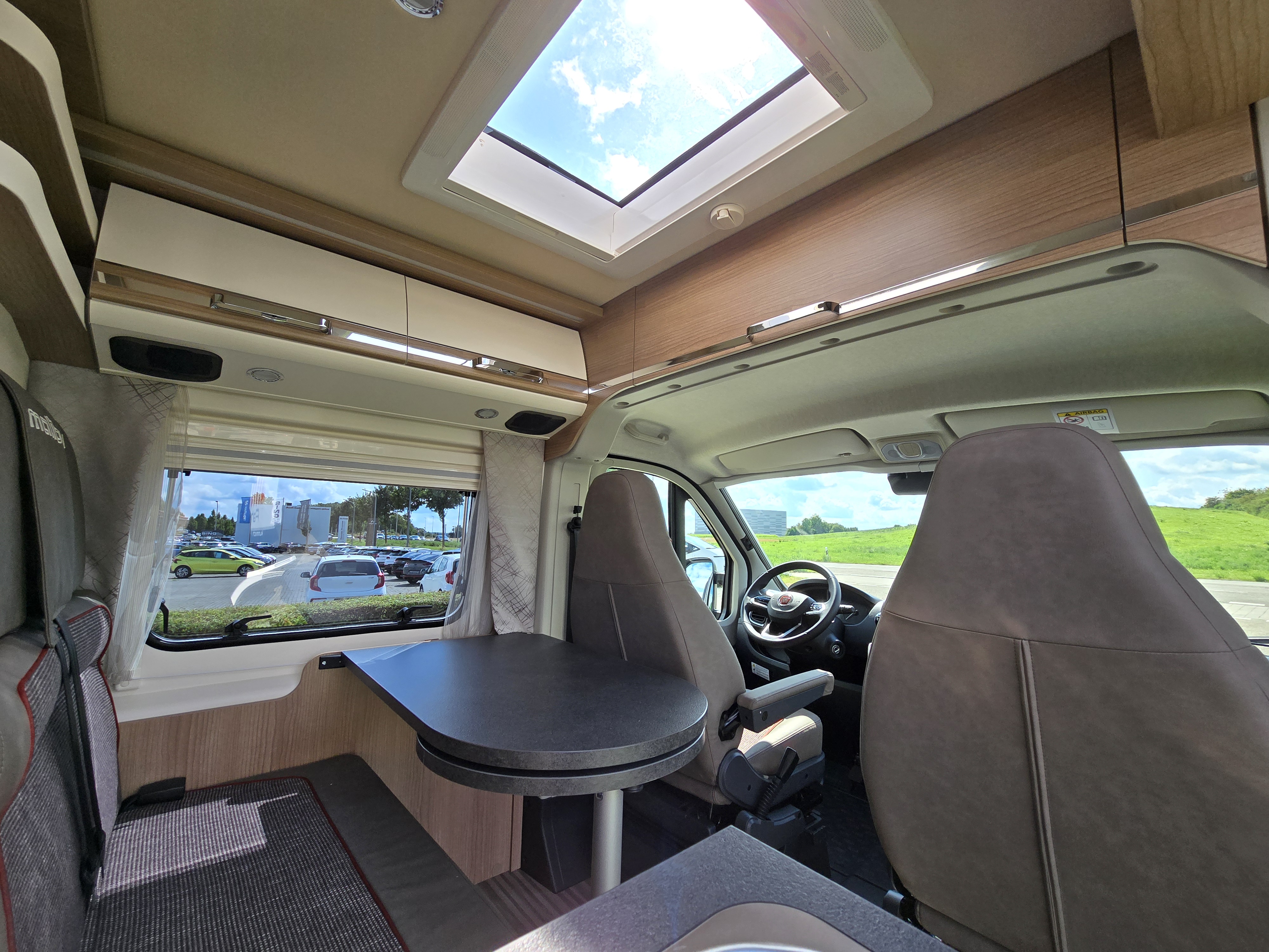 Malibu Van 640 LE K diversity mieten in Crailsheim – 2025 – Thumbnail 7