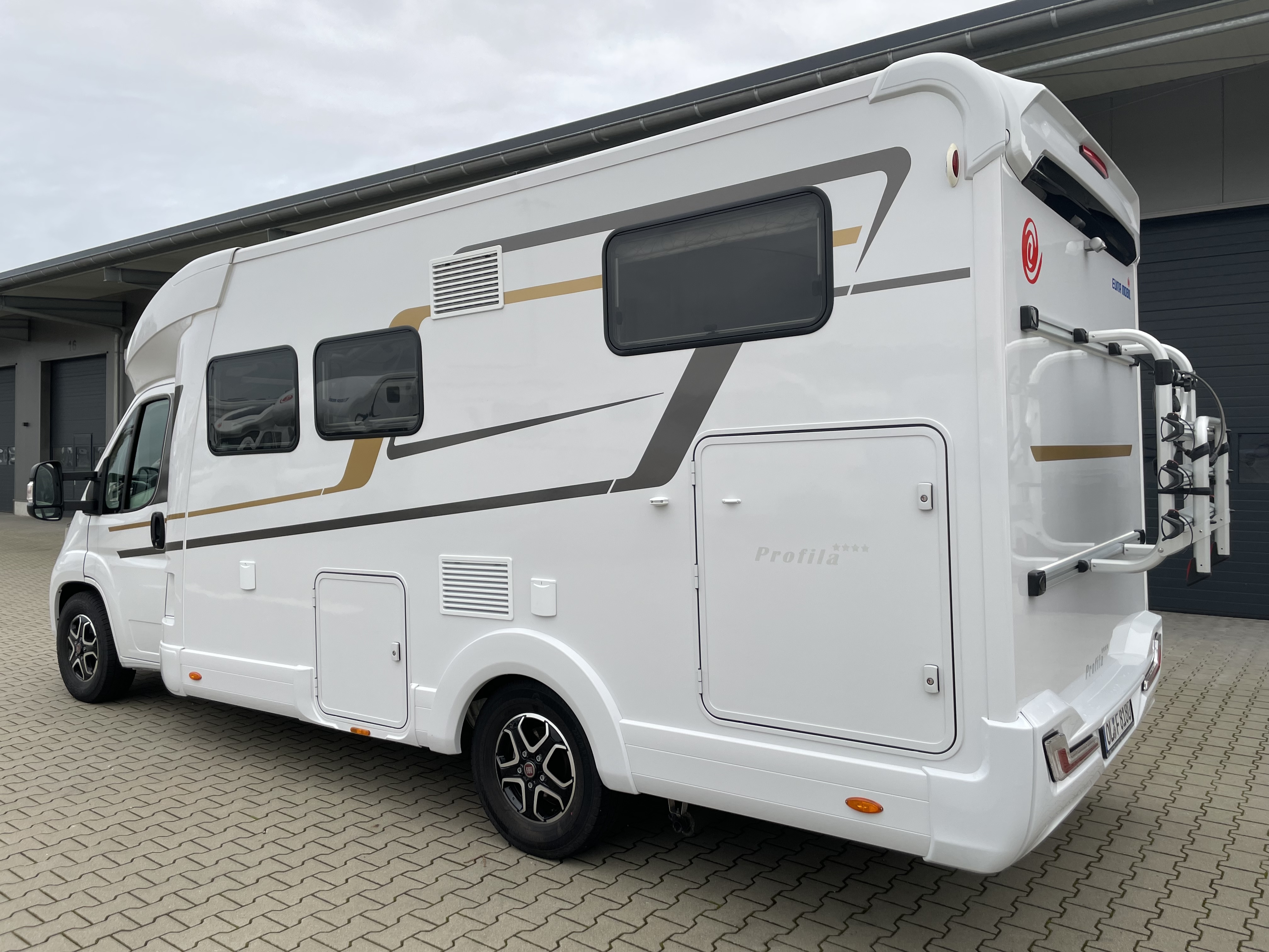 Eura-Mobil Profila T 695 EB mieten in Wardenburg – 2024 – 3