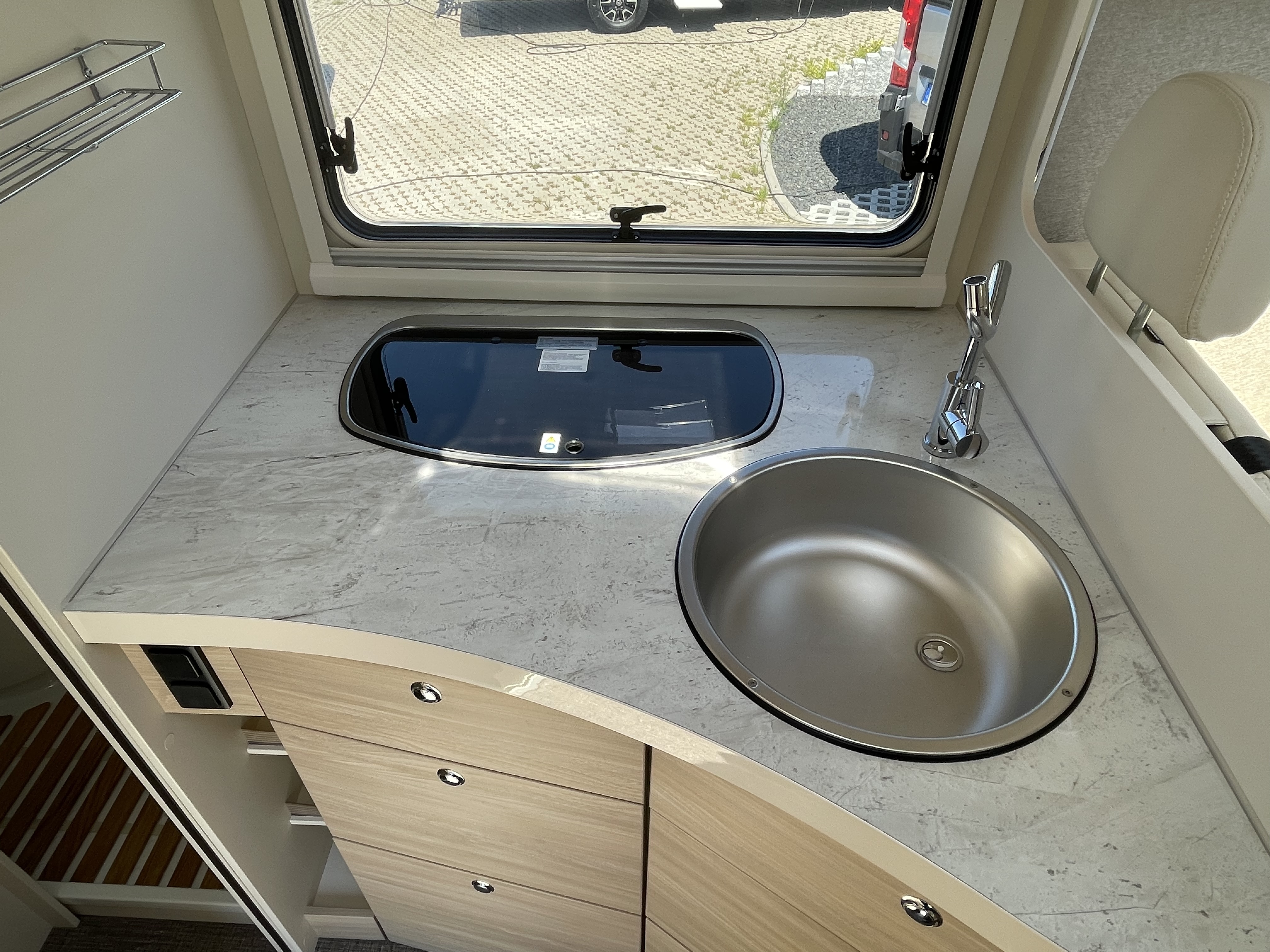 Eura-Mobil Activa One 630 LS mieten in Wardenburg – 2023 – Thumbnail 6