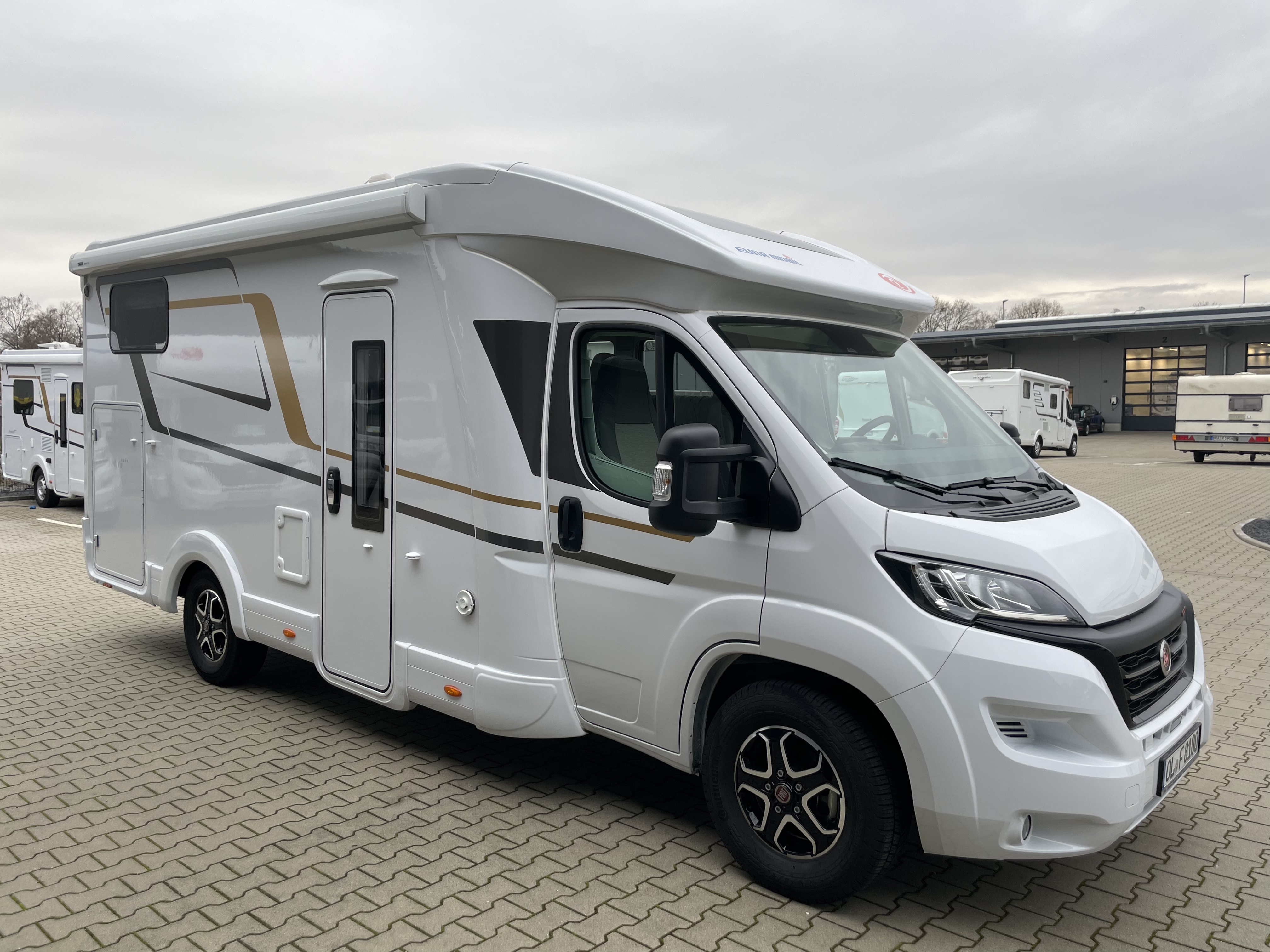 Eura-Mobil Profila T 695 EB mieten in Wardenburg – 2024