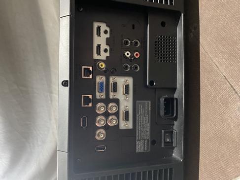 Panasonic PT-MZ770E Laser Phosphor Projektor 8000 mieten in Eichenzell – 4