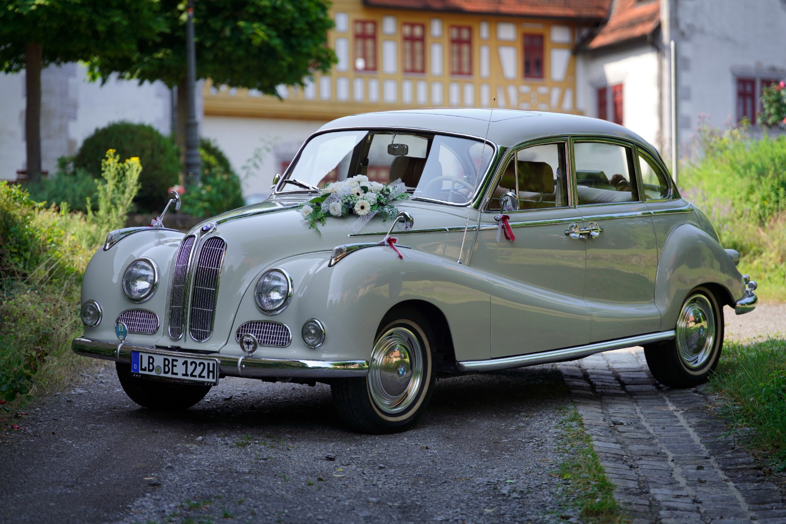 BMW 502 "Barockengel" mieten in Neckarwestheim – Keine Anfahrtskosten inbegriffen – Thumbnail 6