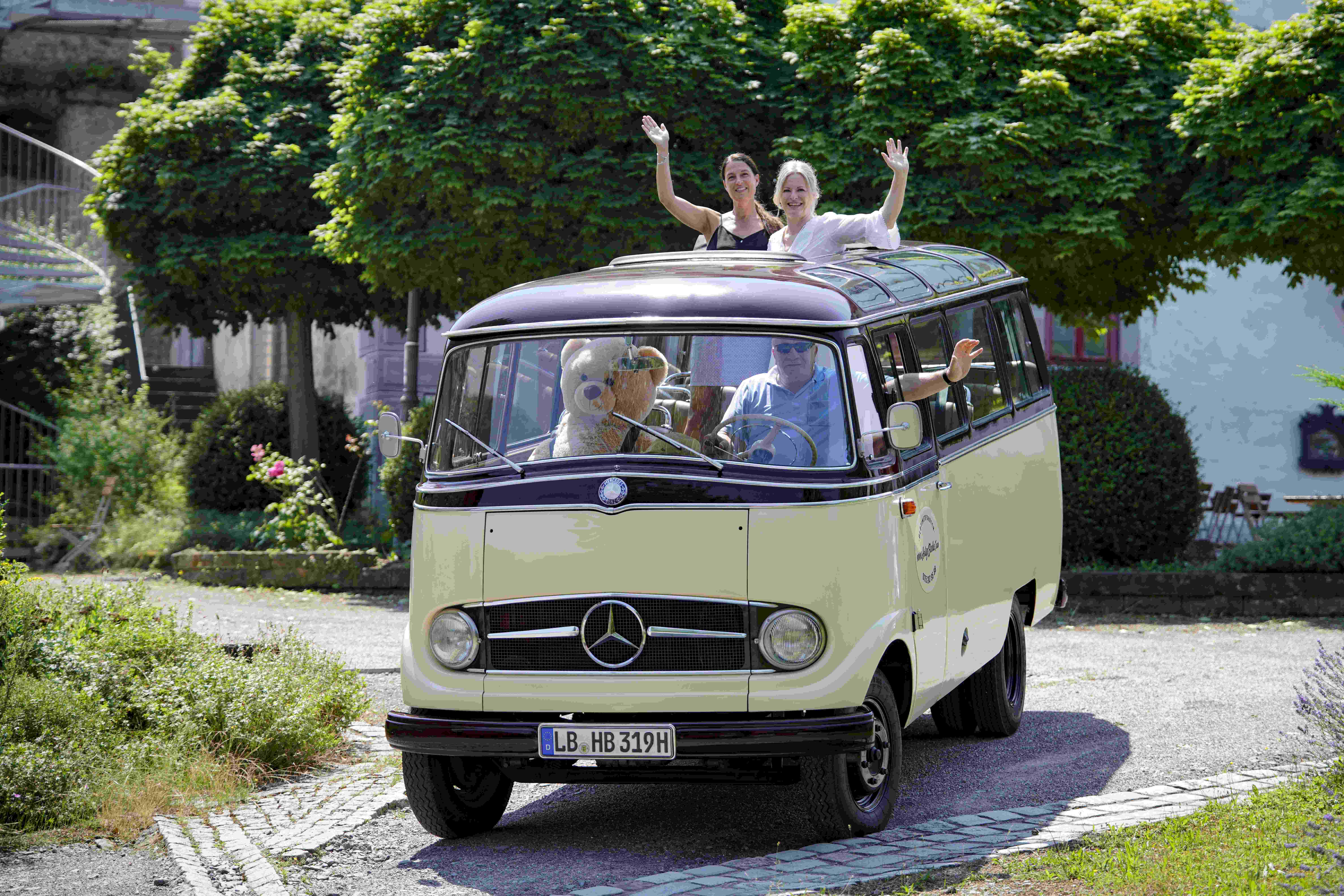 Mercedes Benz O319 Bus mieten in Neckarwestheim – Keine Anfahrtskosten inbegriffen