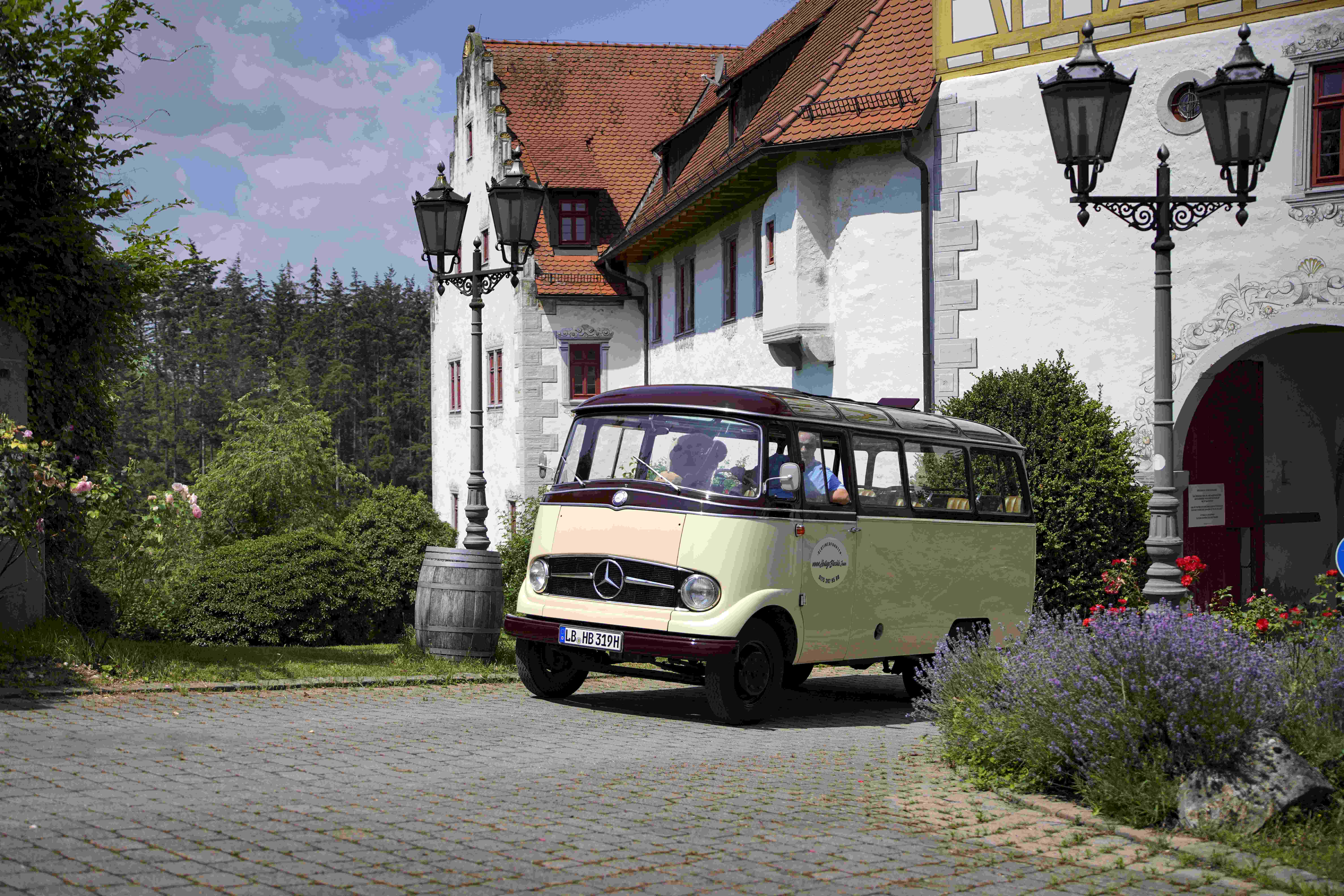 Mercedes Benz O319 Bus mieten in Neckarwestheim – Keine Anfahrtskosten inbegriffen – Thumbnail 6