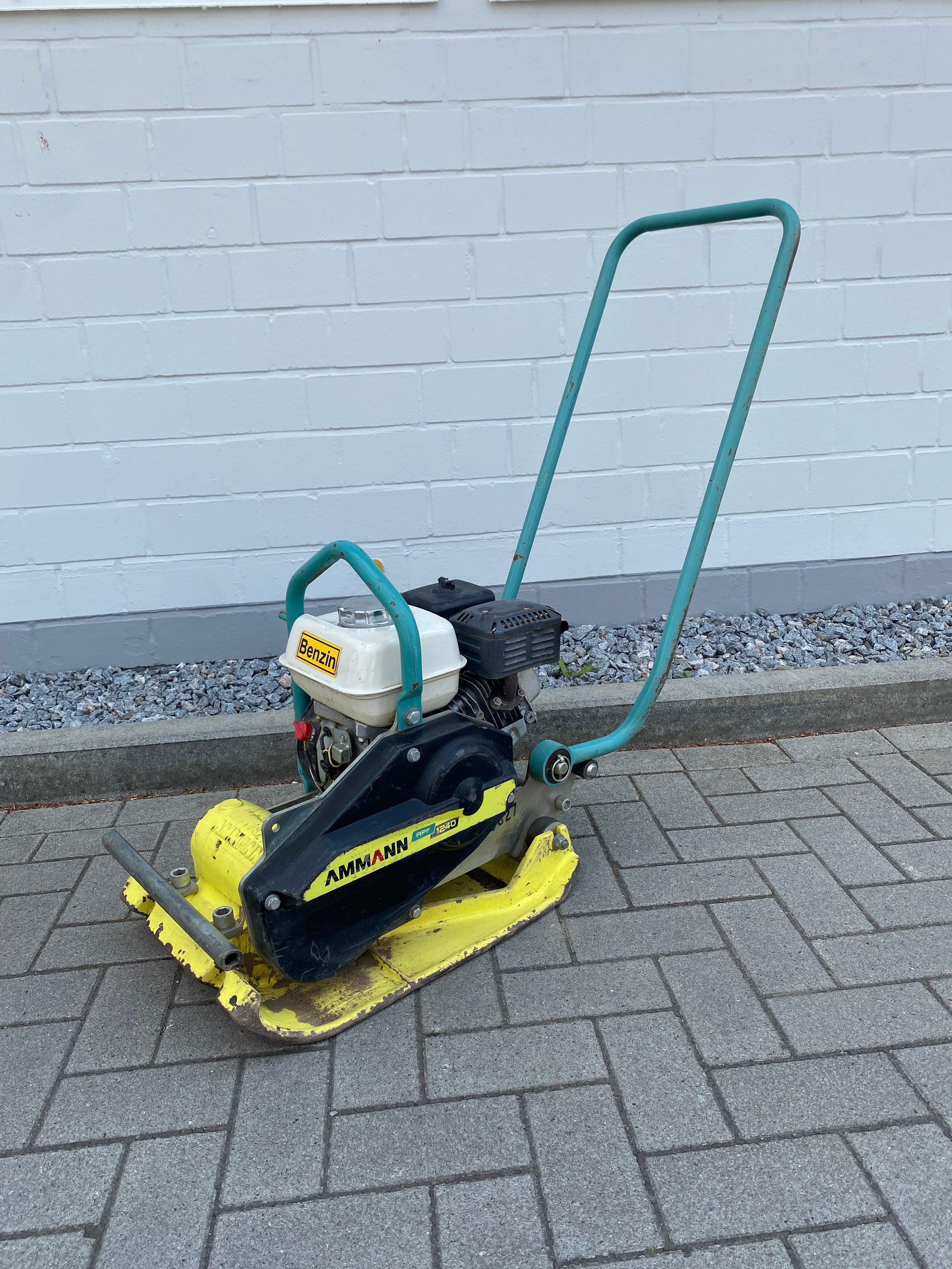 Rüttelplatte Mieten Verdichter Leihen Rüttler Bagger mieten in Lübeck – 70kg, 106kg, 215kg – 3