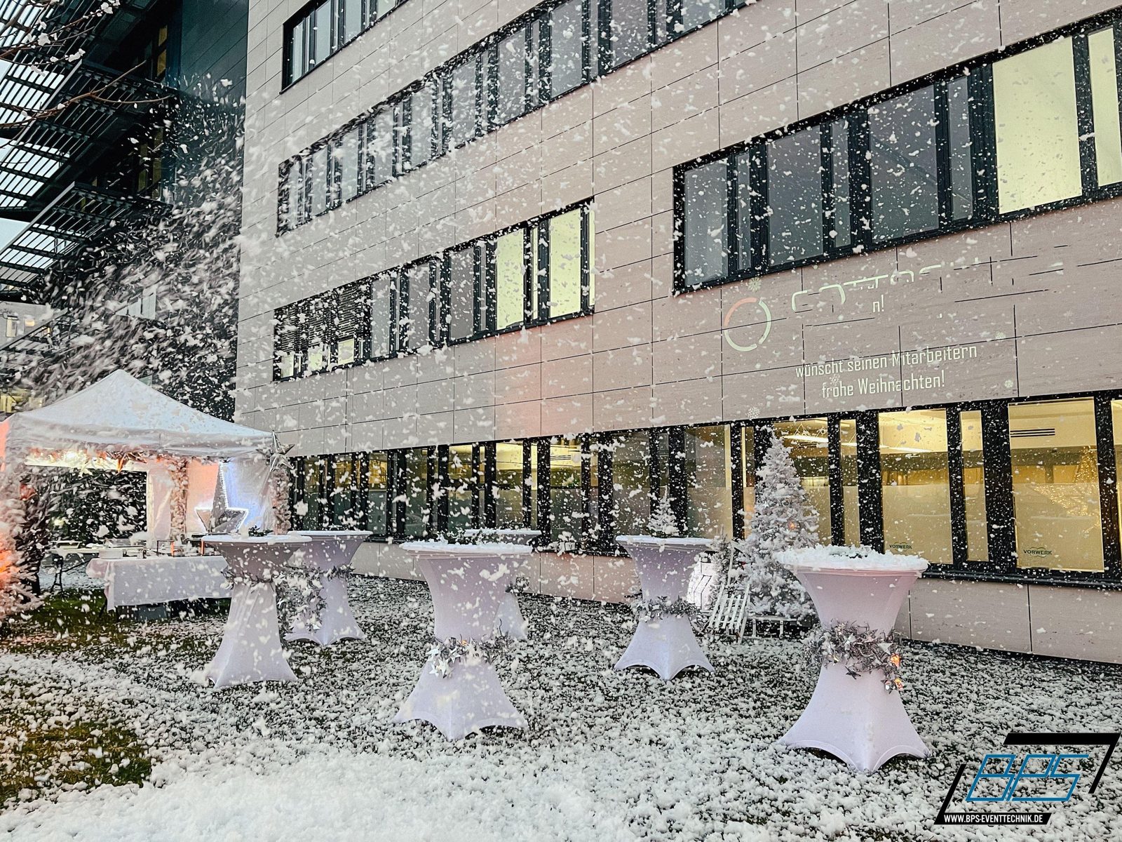 Schneemaschine Kunstschnee Schneekanone Eurolite Snow 5001 mieten in Ratingen