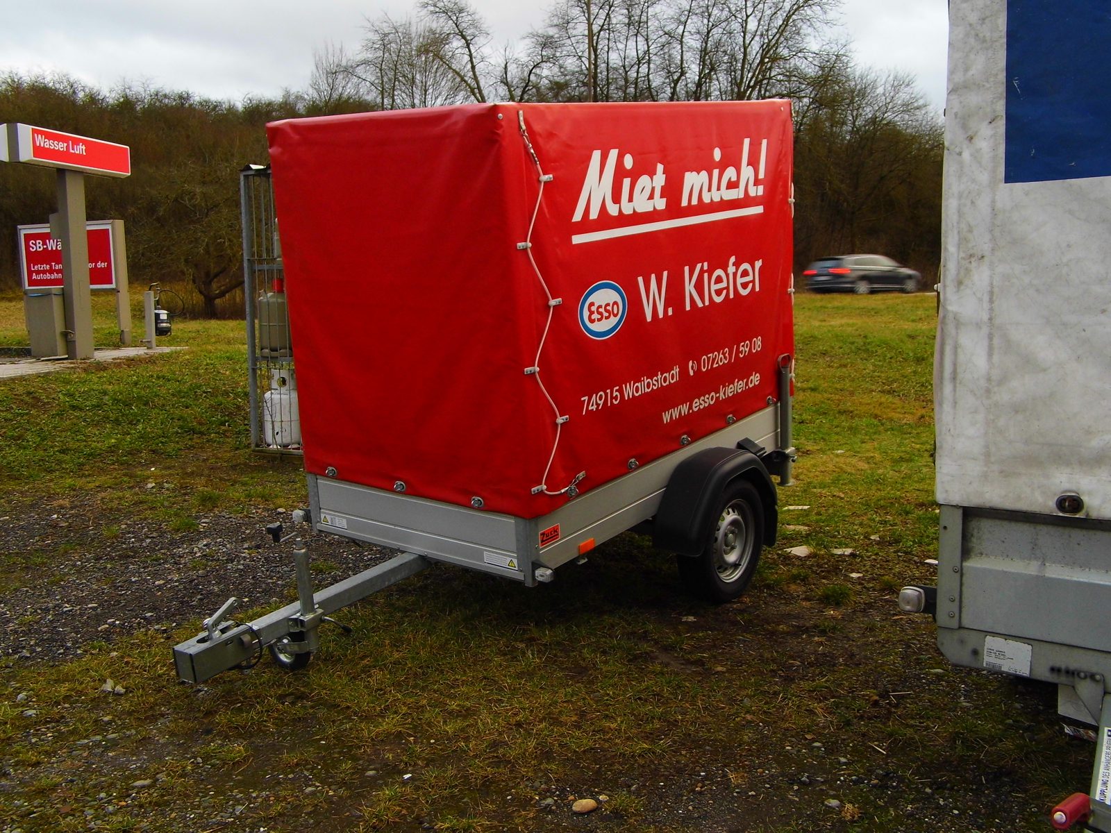Kastenanhänger Tieflader mieten in Waibstadt – 560 kg