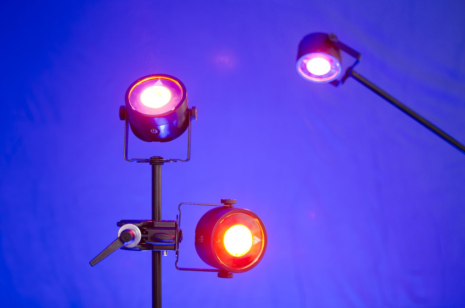 Astera AX3 Lightdrop Akku LED Spot RGBW 15W mieten in München – 0,679kg – 3