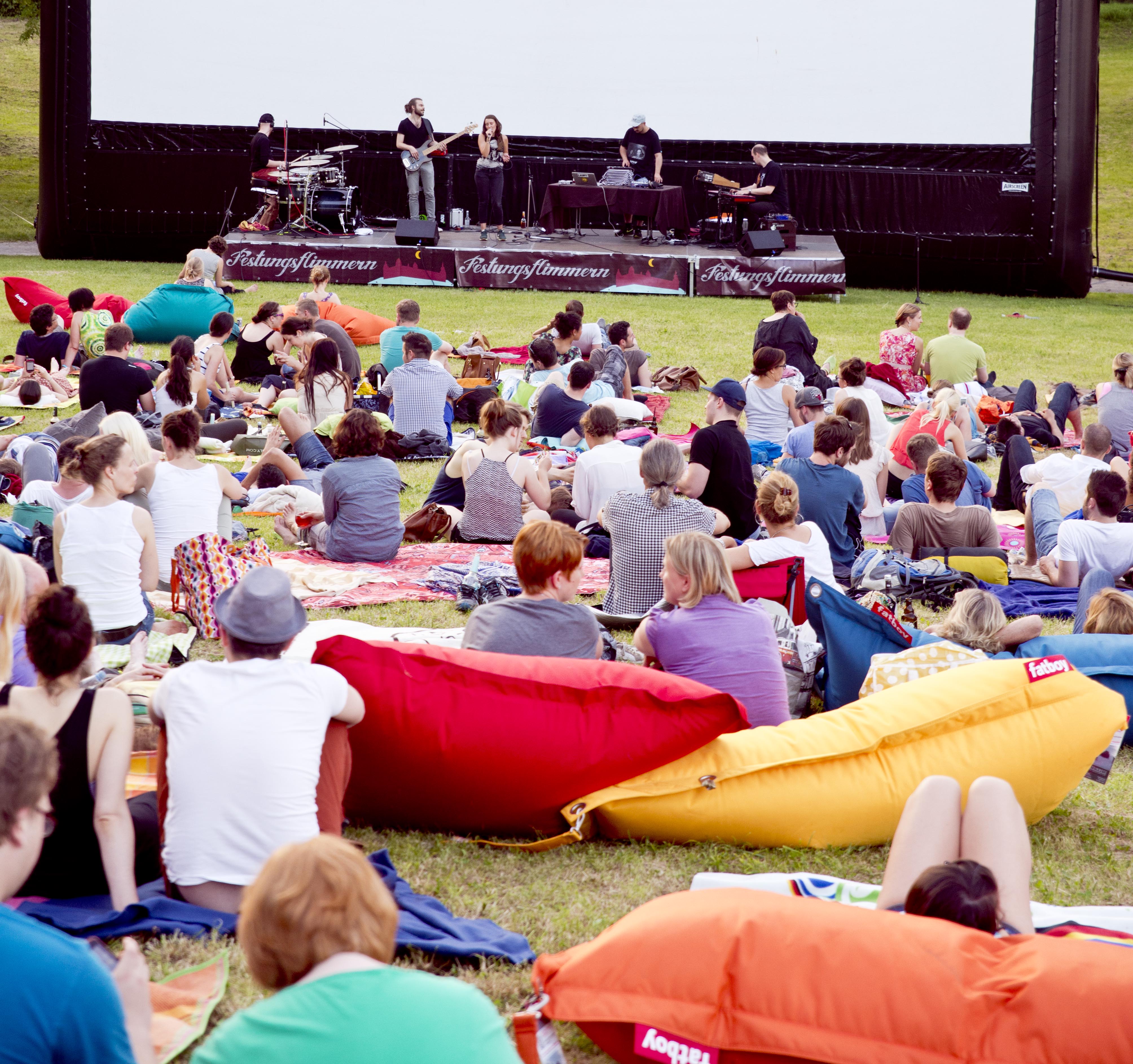 FATBOY Original Sitzsack Outdoor & Indoor mieten in Würzburg – Thumbnail 6