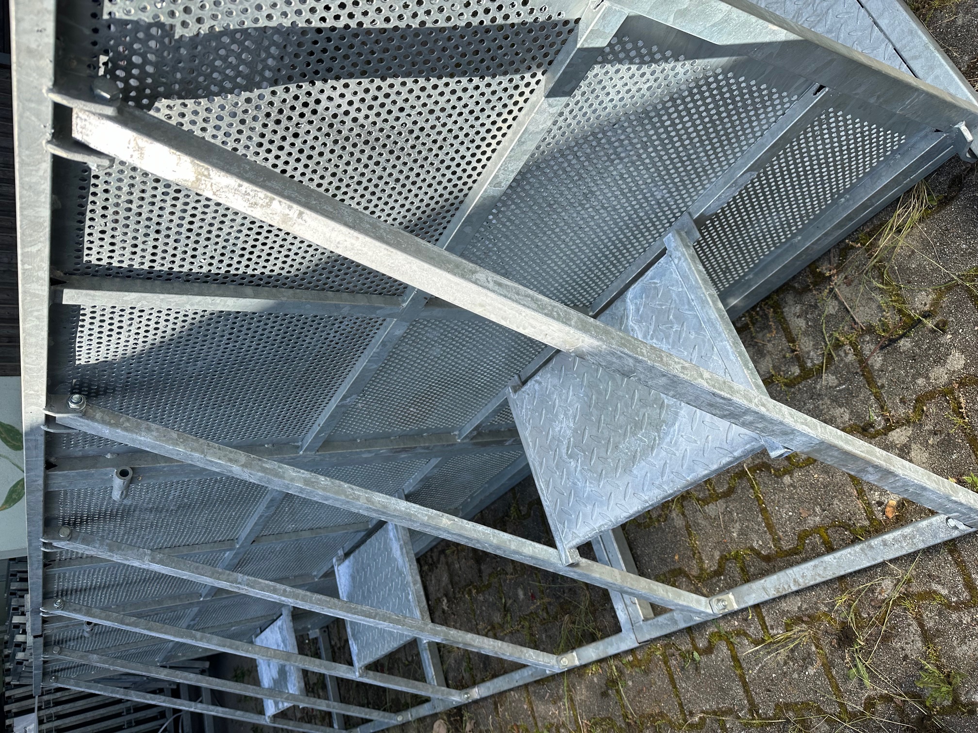 Stage Barrier/ Crash Barrier / Wellenbrecher klappbar mieten in Nußloch – Bühnengitter – 4
