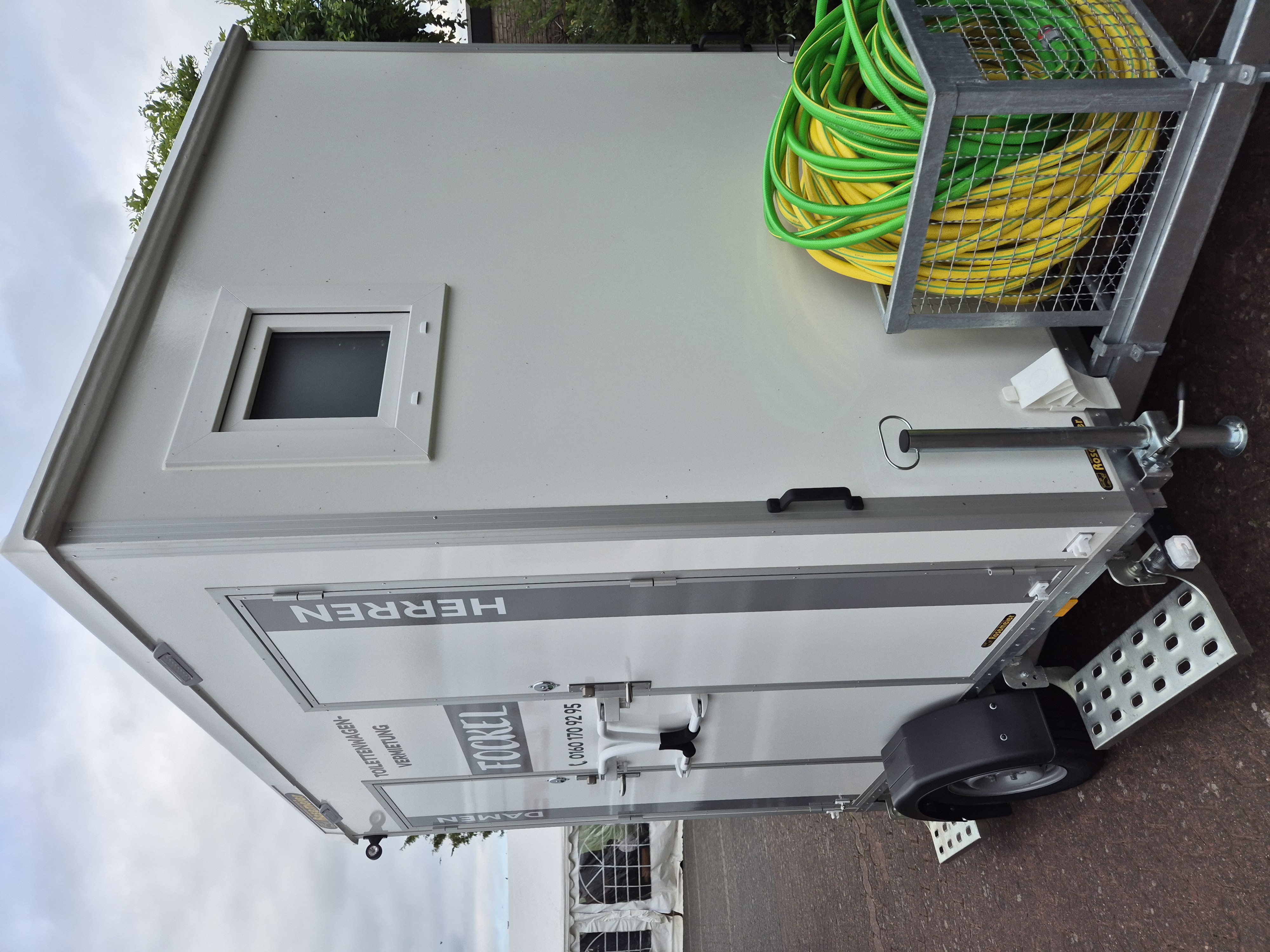 Toilettenwagen 1x Damenabteil 1x Herrenabteil mieten in Schloss Holte-Stukenbrock
