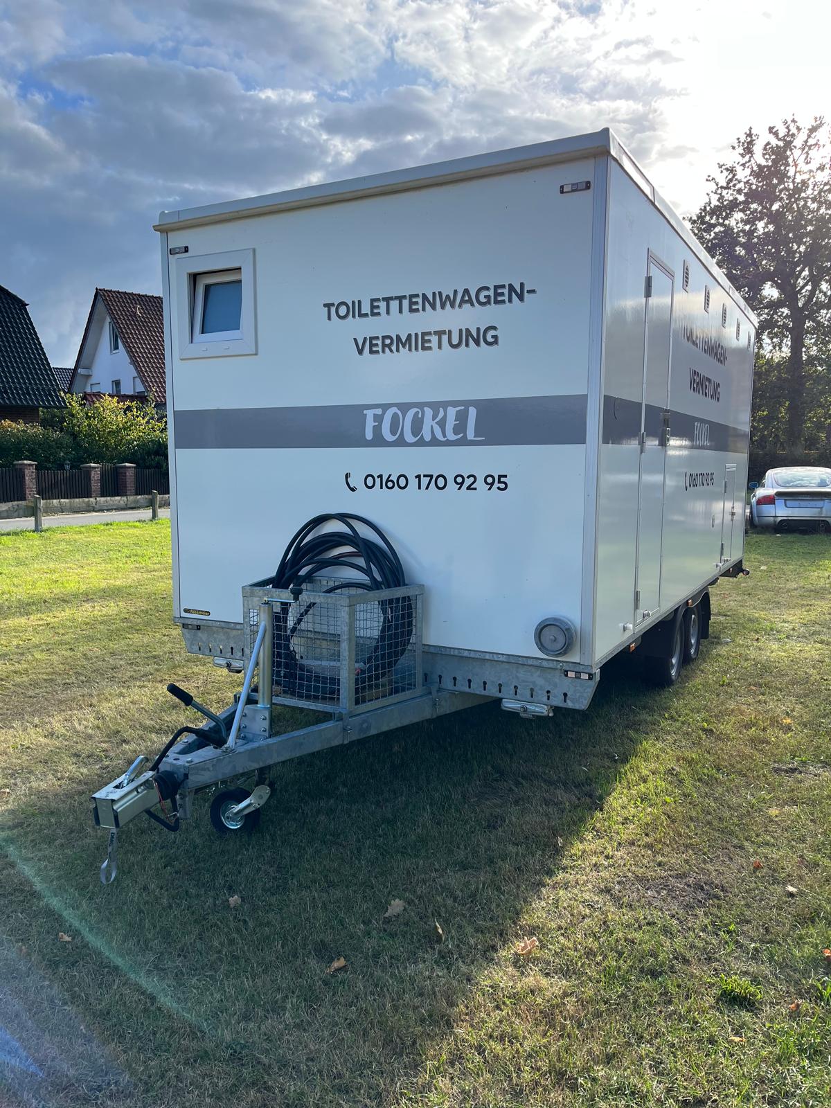 Toilettenwagen 3x Damen 1x Herren 3x Urinal mieten in Schloss Holte-Stukenbrock – 3