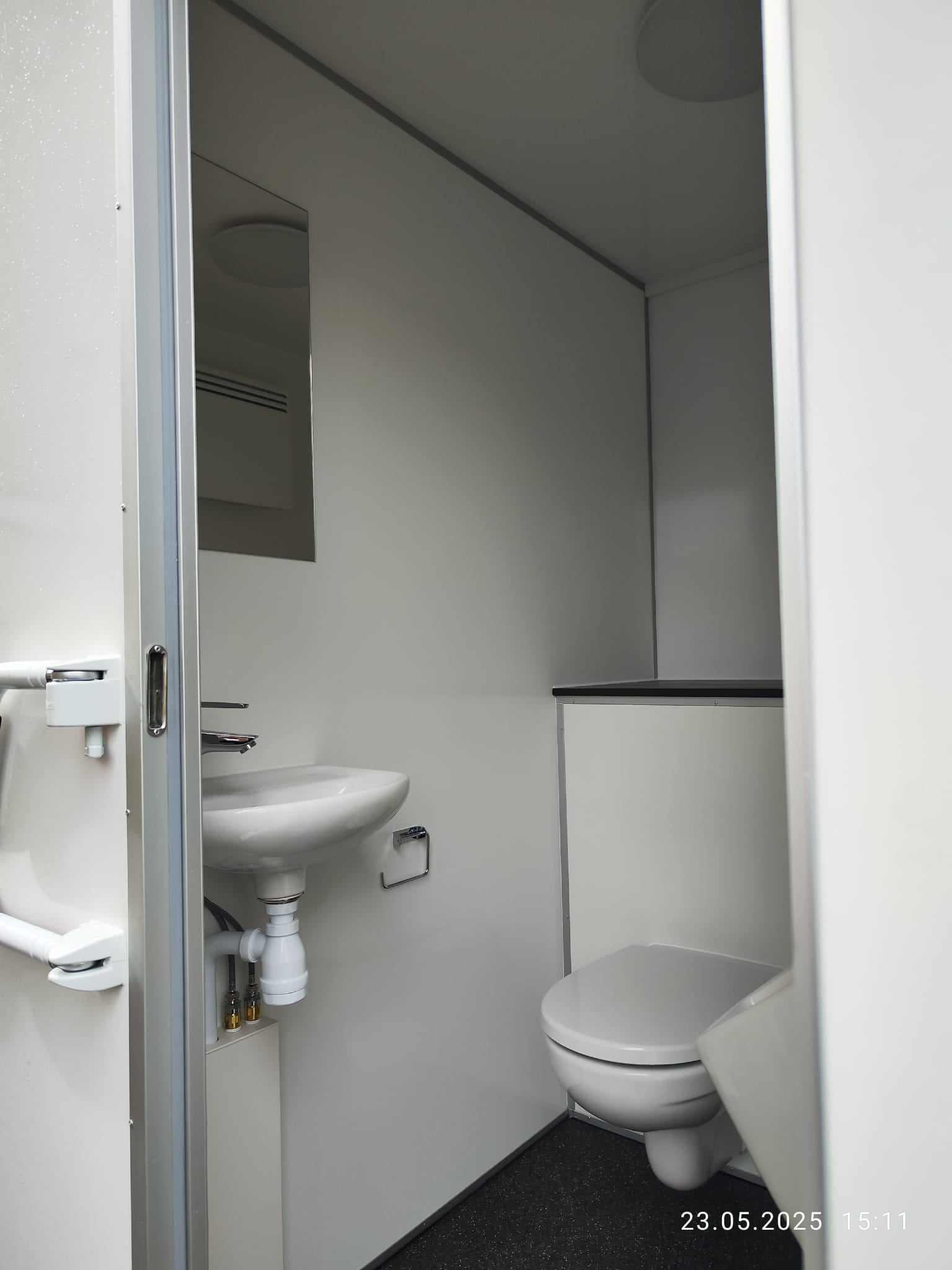 Toilettenwagen 1x Damenabteil 1x Herrenabteil mieten in Schloss Holte-Stukenbrock – 5