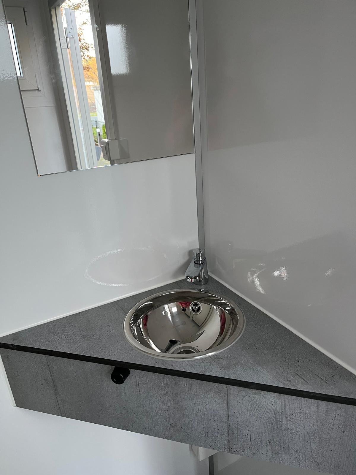 Toilettenwagen 2x Damen 1x Herren 1x Urinal mieten in Schloss Holte-Stukenbrock – Thumbnail 6
