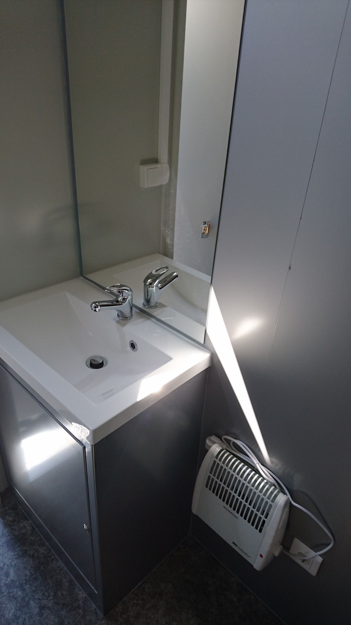 VIP Luxus WC Wagen, Toilettenwagen, WC mieten in Butjadingen – 1200kg – 5