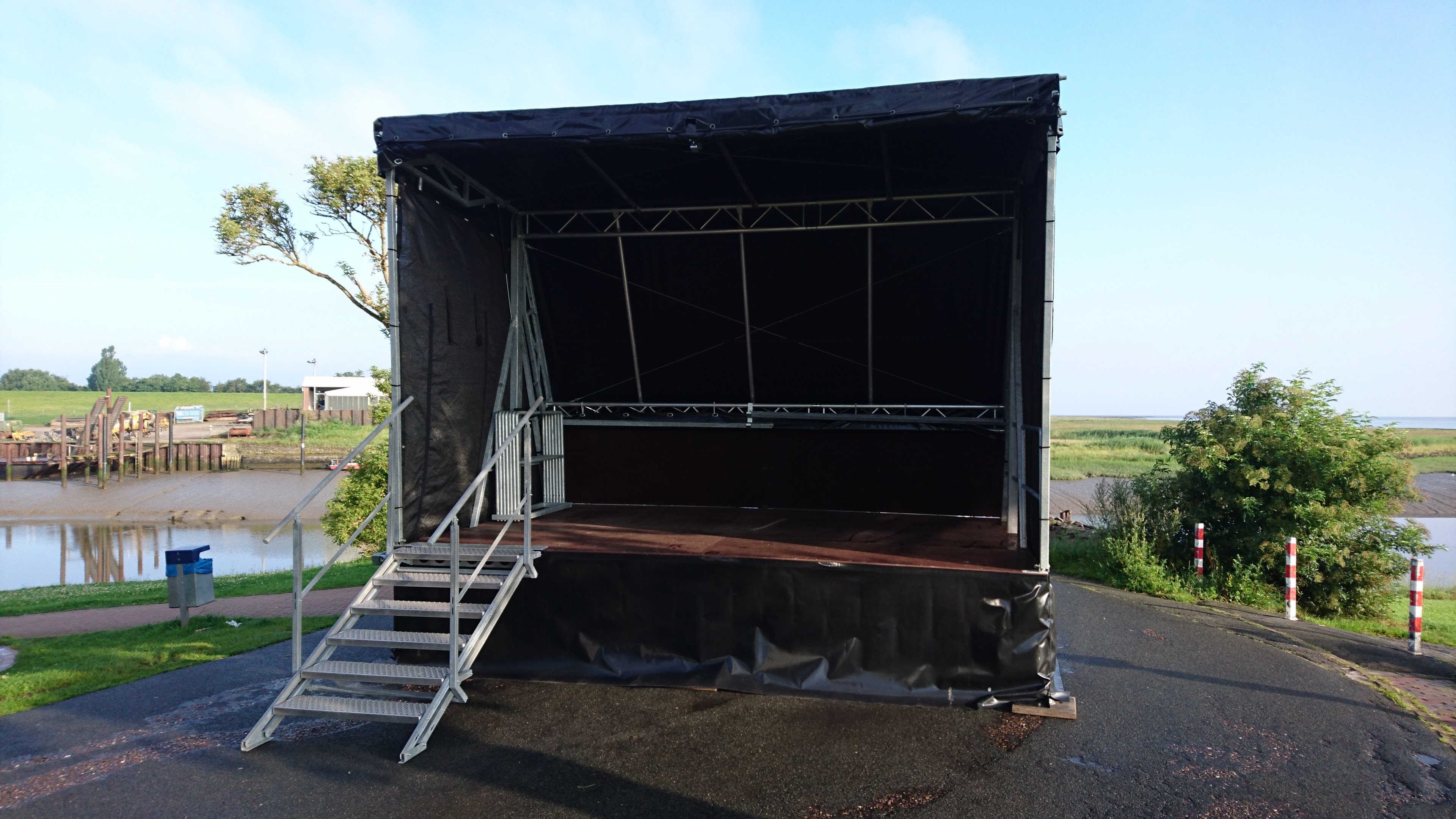 Mobile Bühne mieten in Butjadingen – 500x300 – 3