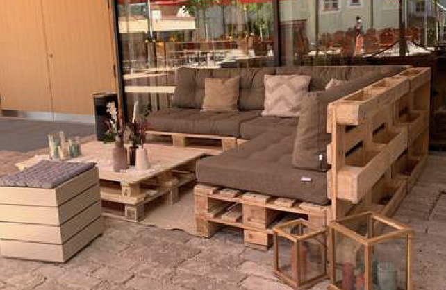 Paletten Lounge mieten in Beilngries – Sofas und Loungemöbel
