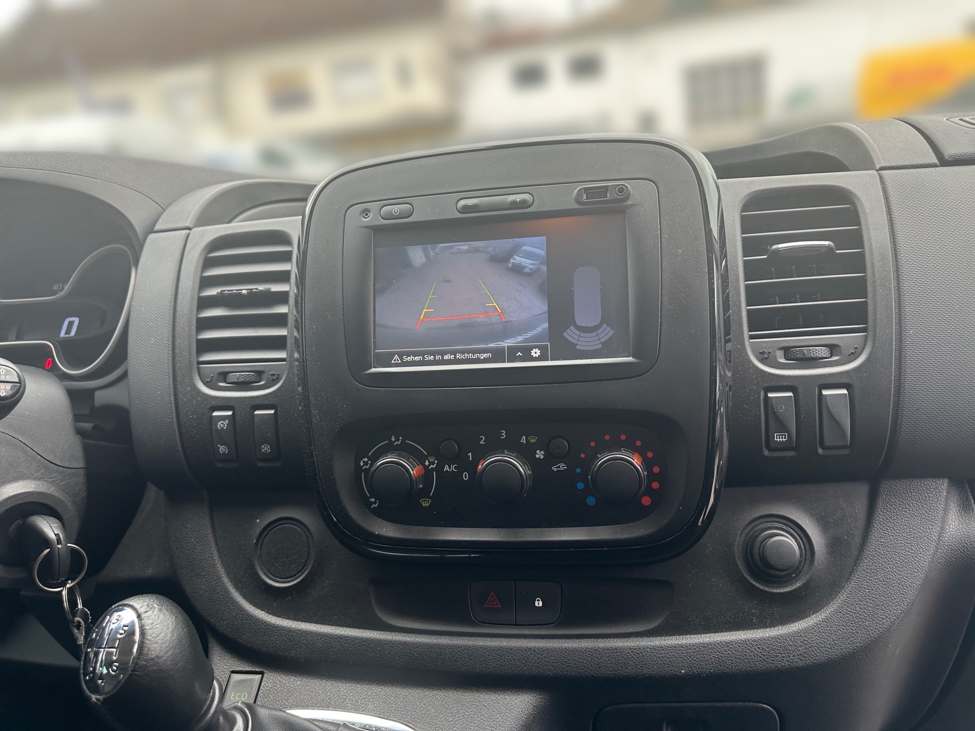 Opel Vivaro Kombi L1 1.6CDTi mit AHK mieten in Rosenheim – 2017 – 5