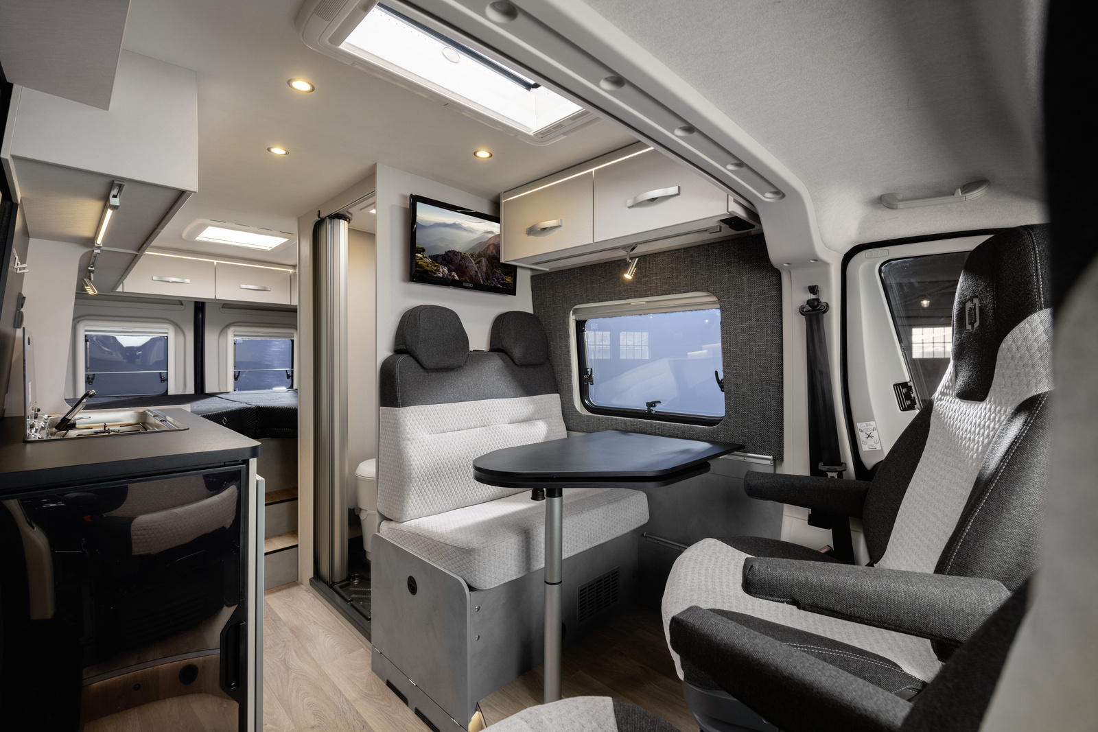 Camper Van Crosscamp 600 2.2 (4 mieten in Rosenheim – 2023 – 3