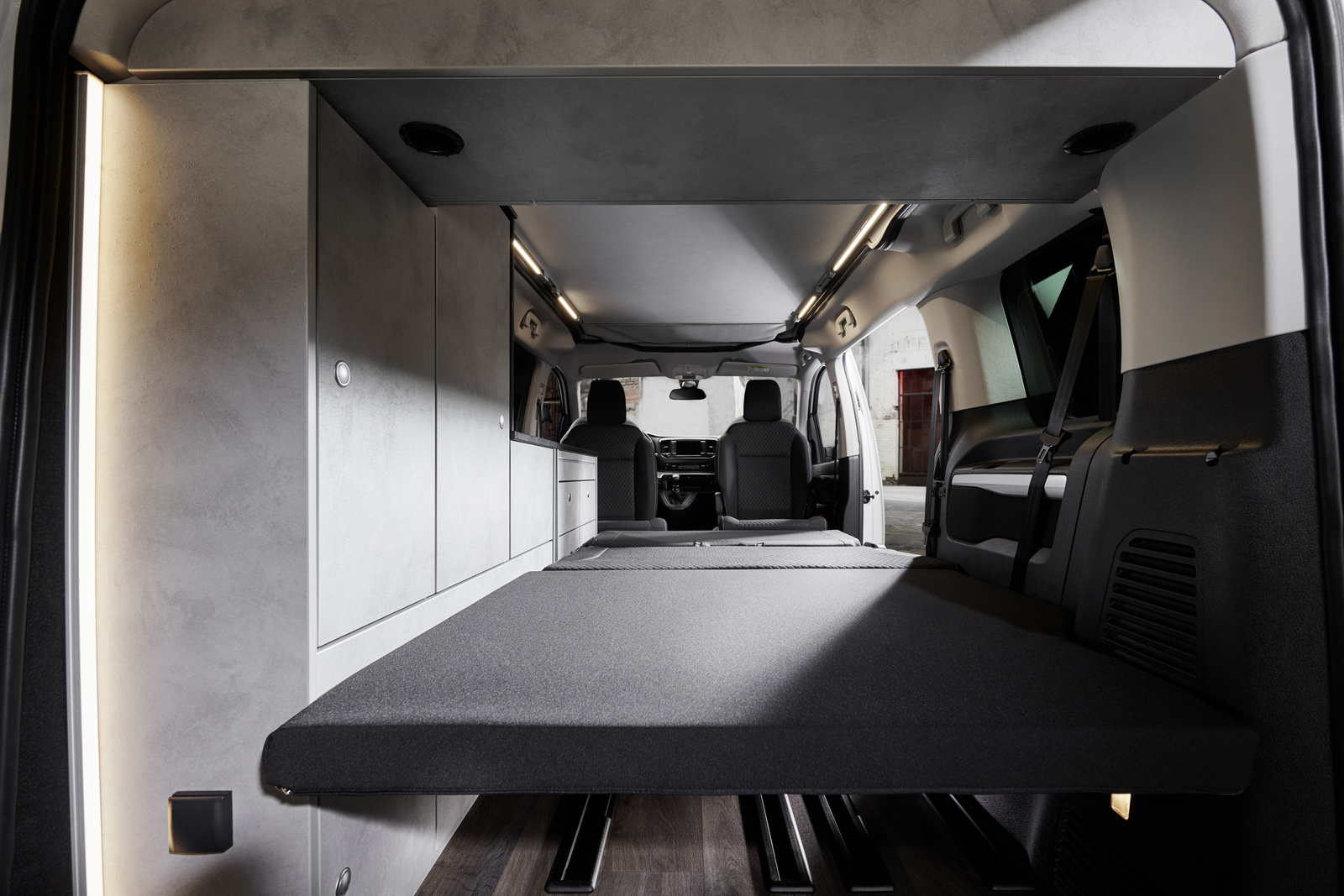 Camper Van Crosscamp Full 2.0 (4 Schlafplätze) mieten in Rosenheim – 2023 – Thumbnail 6