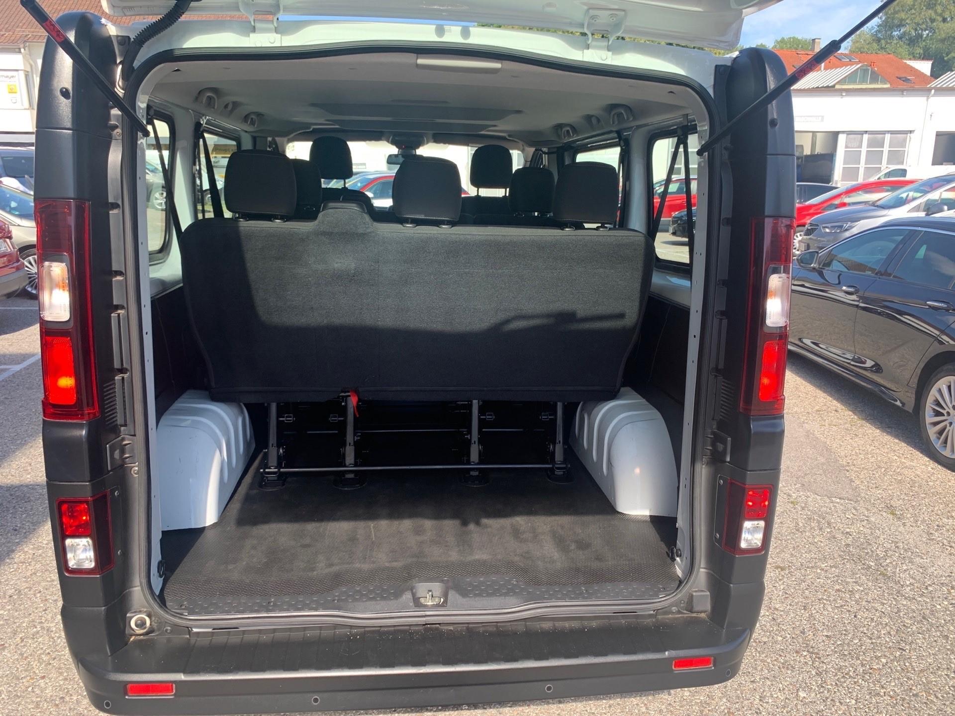 Opel Vivaro Kombi L1 1.6 CDTi mieten in Rosenheim – Weiß – Thumbnail 12