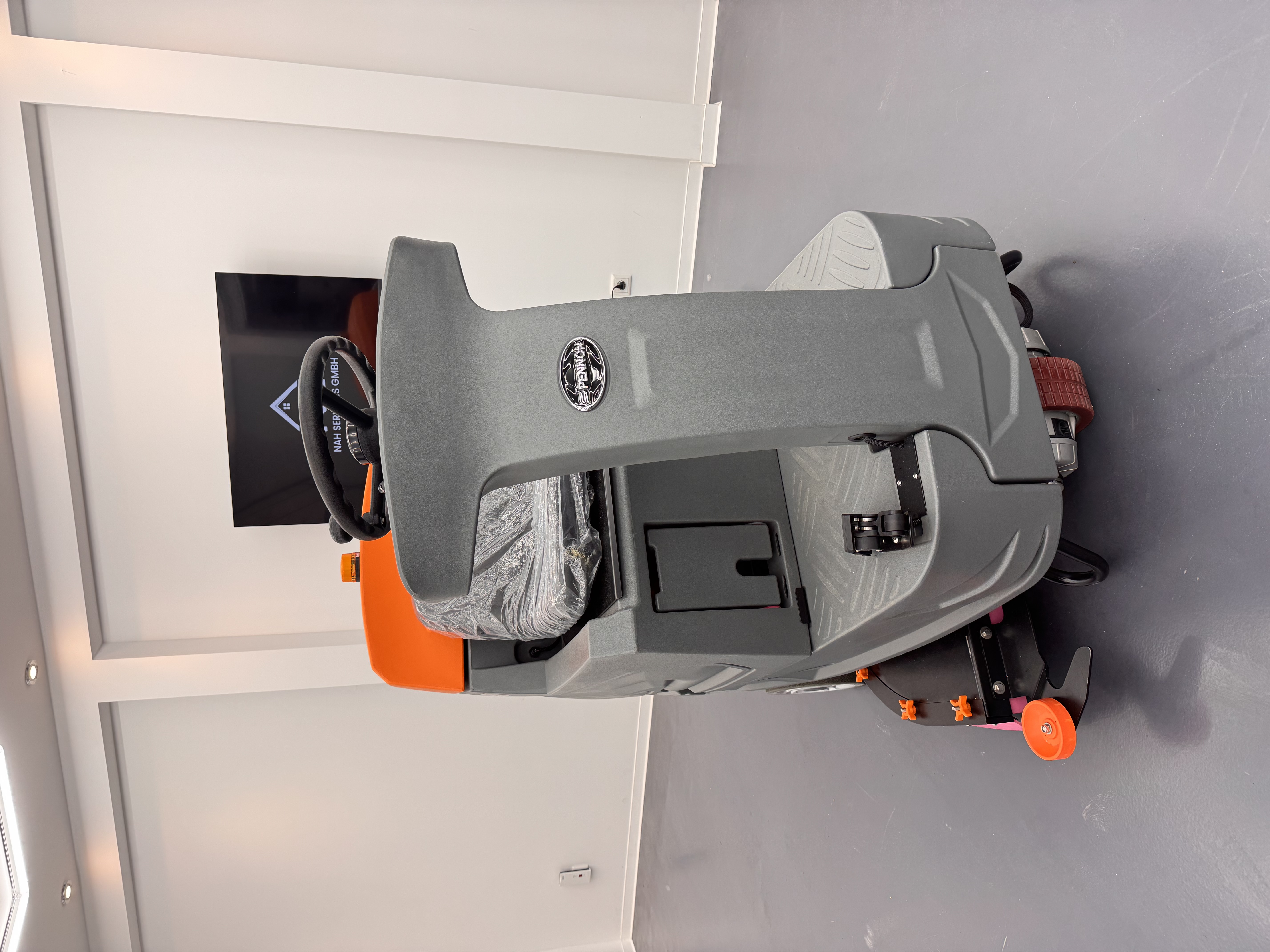 AUFSITZ-SCHEUERSAUGMASCHINE MIETEN – 5.200 m²/h mieten in Neuss