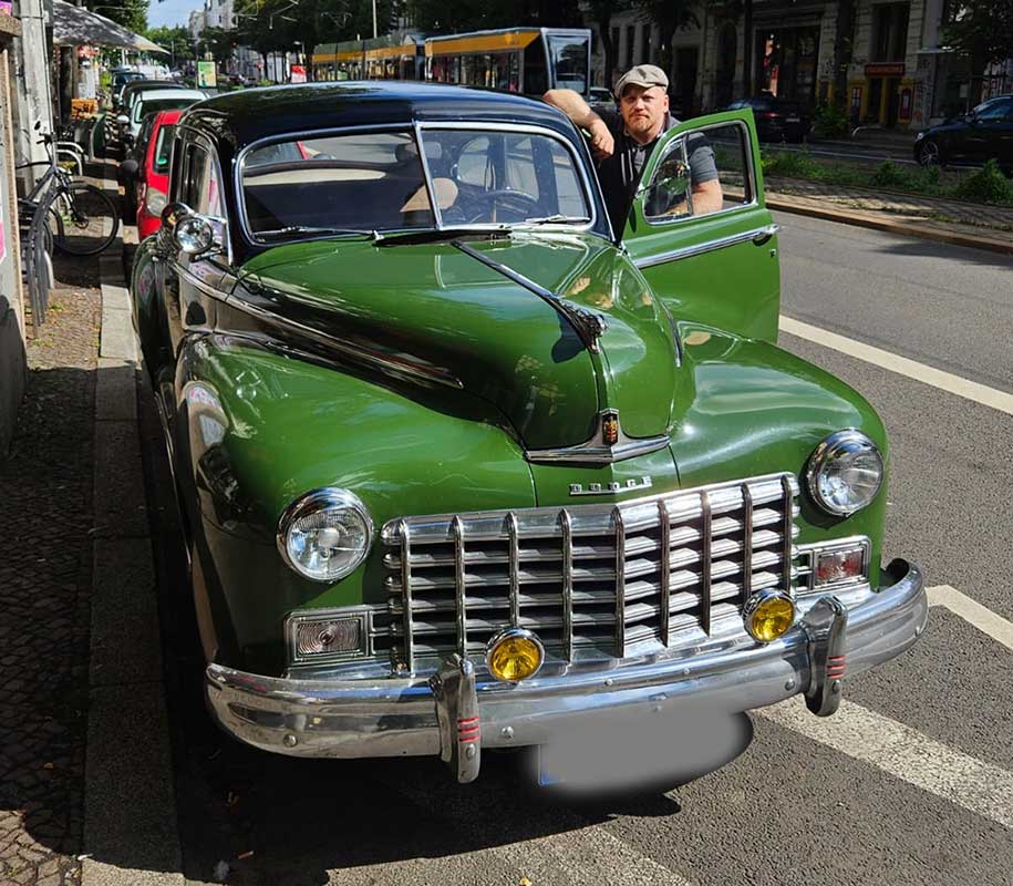 Hochzeitsauto mieten Leipzig / Oldtimer Hochzeitsfahrt mieten in Leipzig – mit Chauffeur – Thumbnail 6