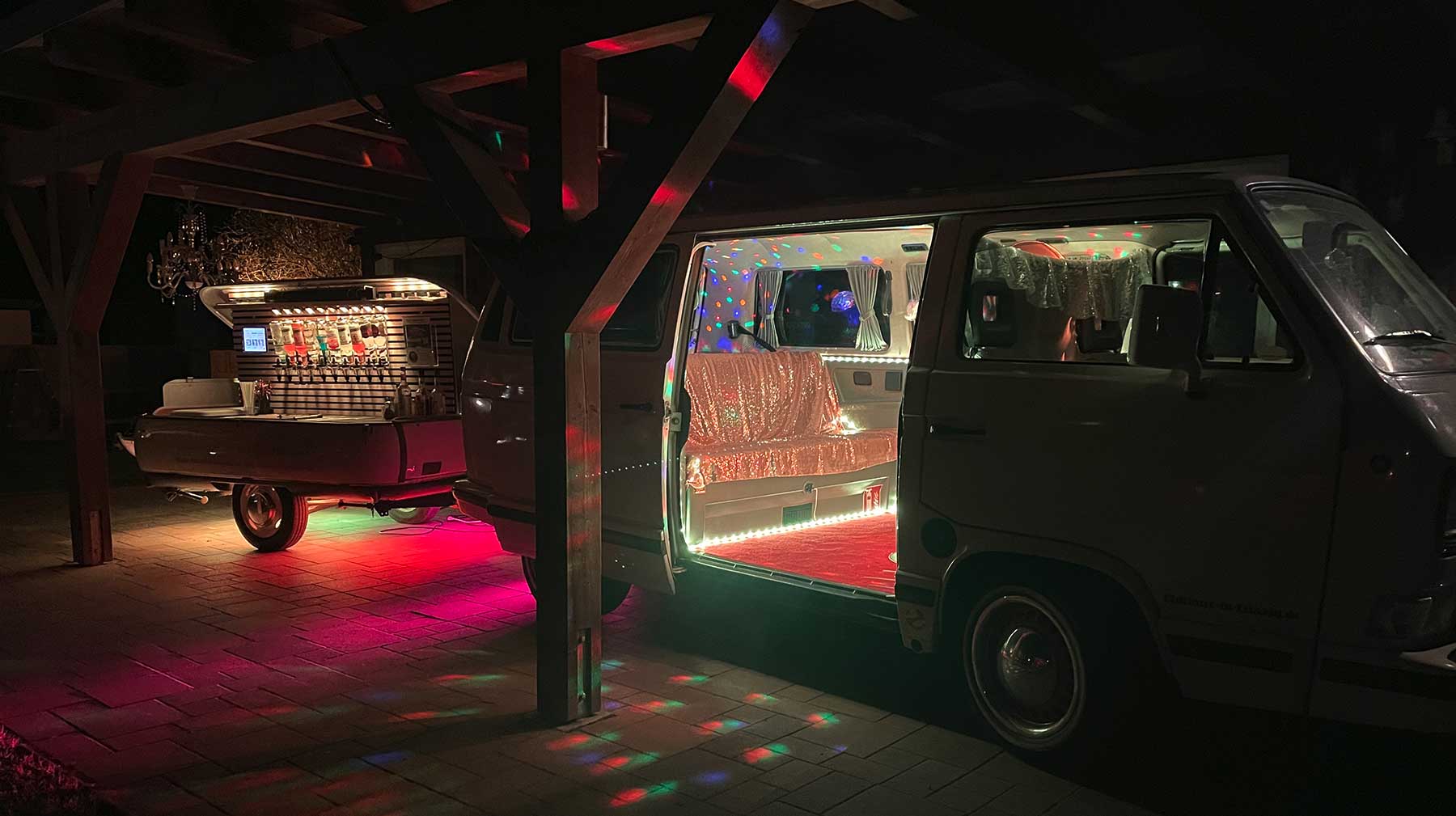 Der glitzernde Fotoboxbus mit Photobooth / Fotobox mieten in Leipzig – Fotobus – Thumbnail 7