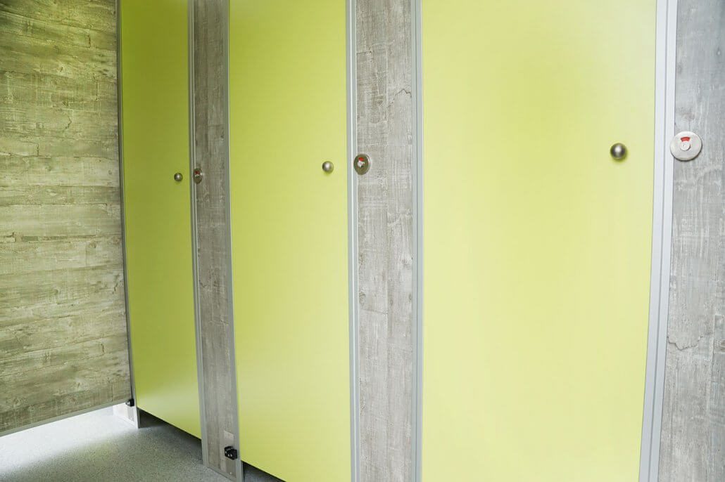 Toilettenwagen / First Claas / Bundesweit mieten in Göttingen – 600x236x230 – 5