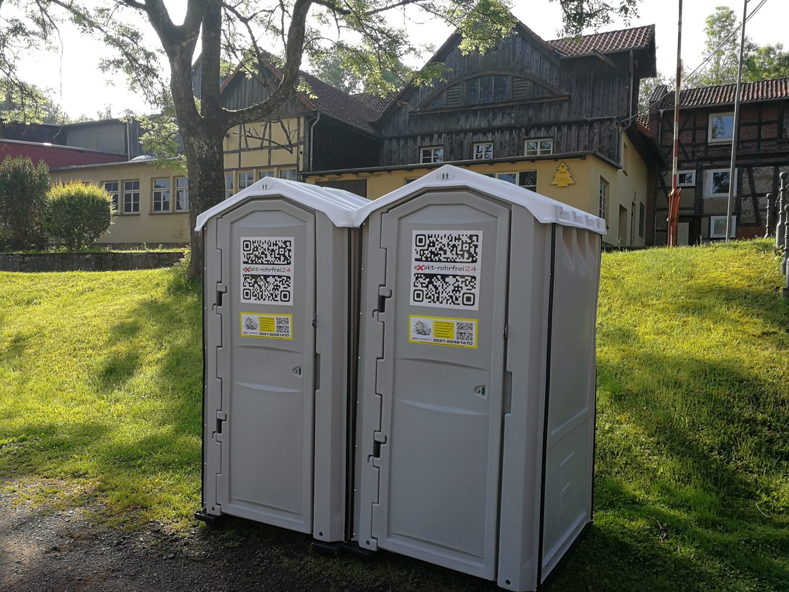 Mobile WC-Kabine mit Urinal für Ihre Baustelle mieten in Göttingen – 3