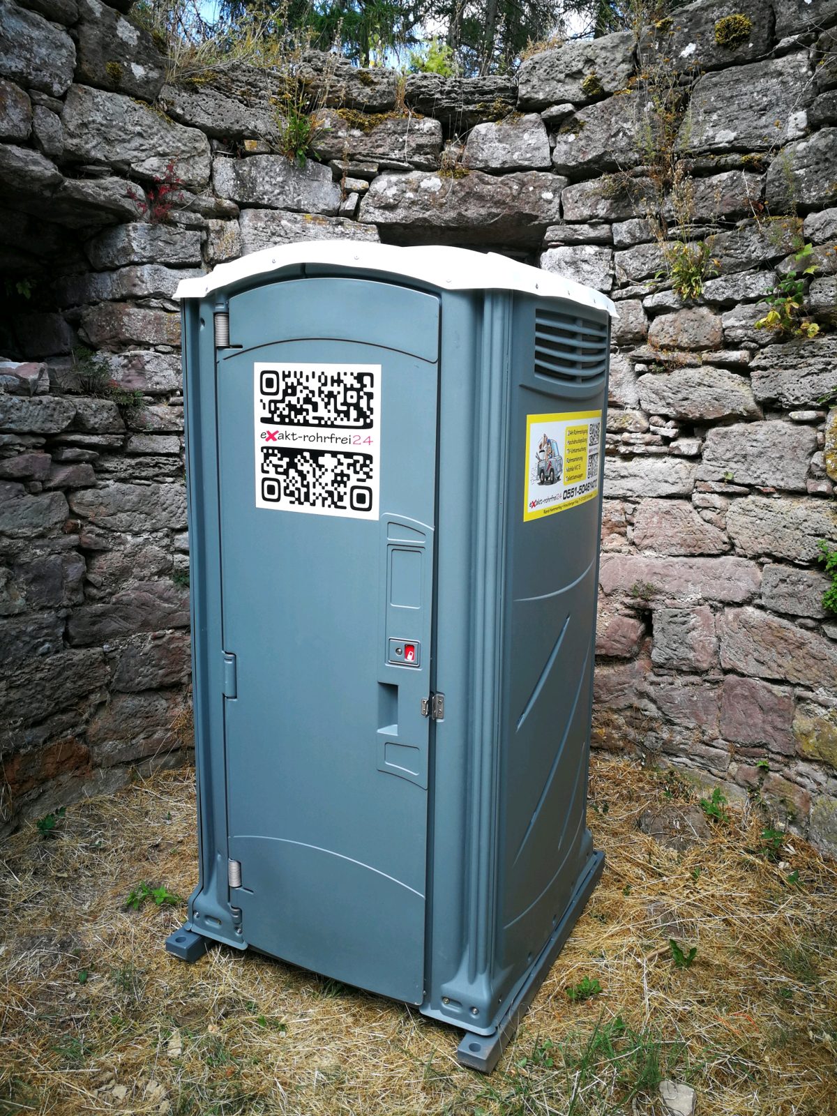 WC-Kabine VIP für Ihre Veranstaltung mit Waschbecken mieten in Göttingen – 1,2x1,2